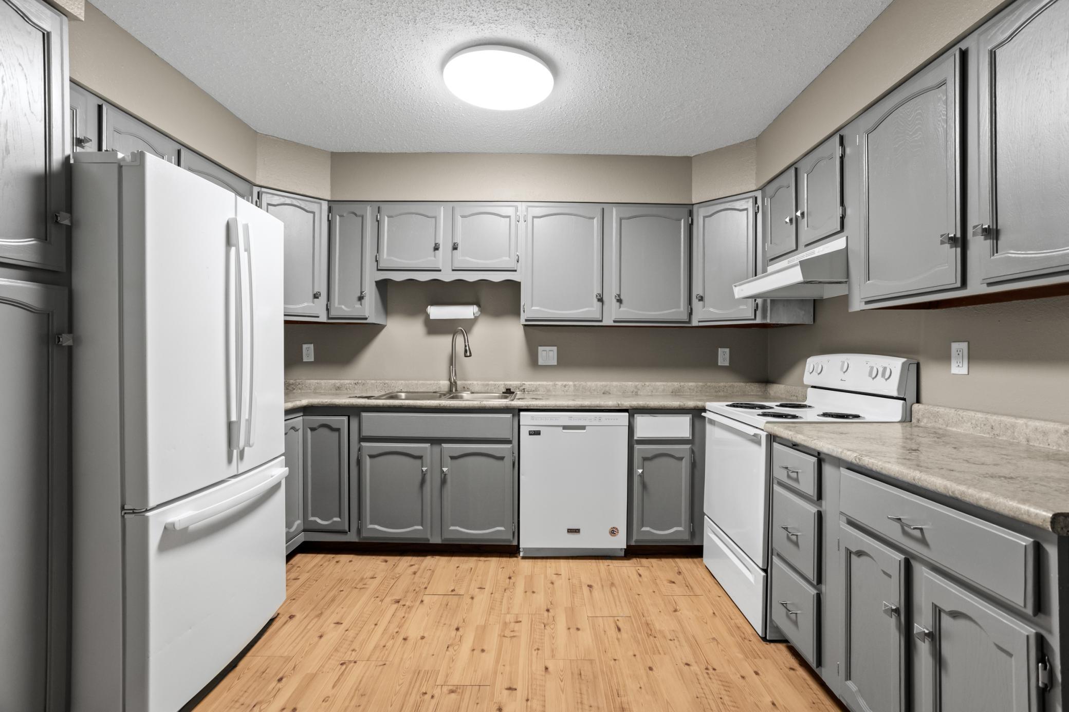901 8th N Avenue, Unit 201, Fargo ND 58102 - Photo 8 of 30