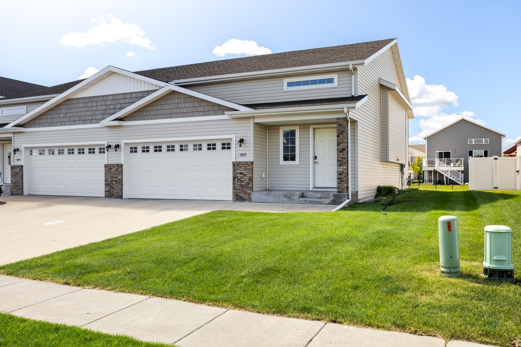 1023 29th W Avenue, West Fargo ND 58078 - Photo 2 of 23