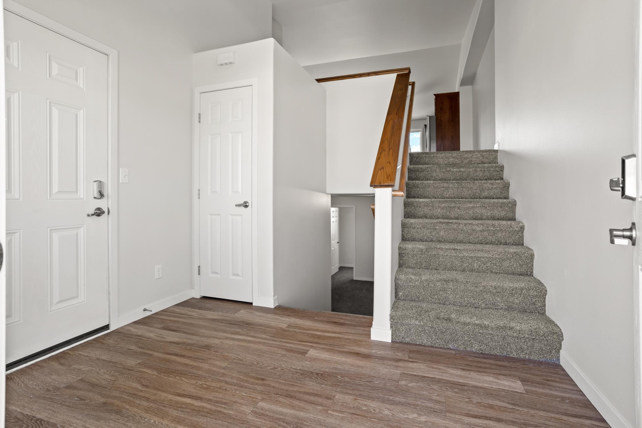 1023 29th W Avenue, West Fargo ND 58078 - Photo 3 of 23