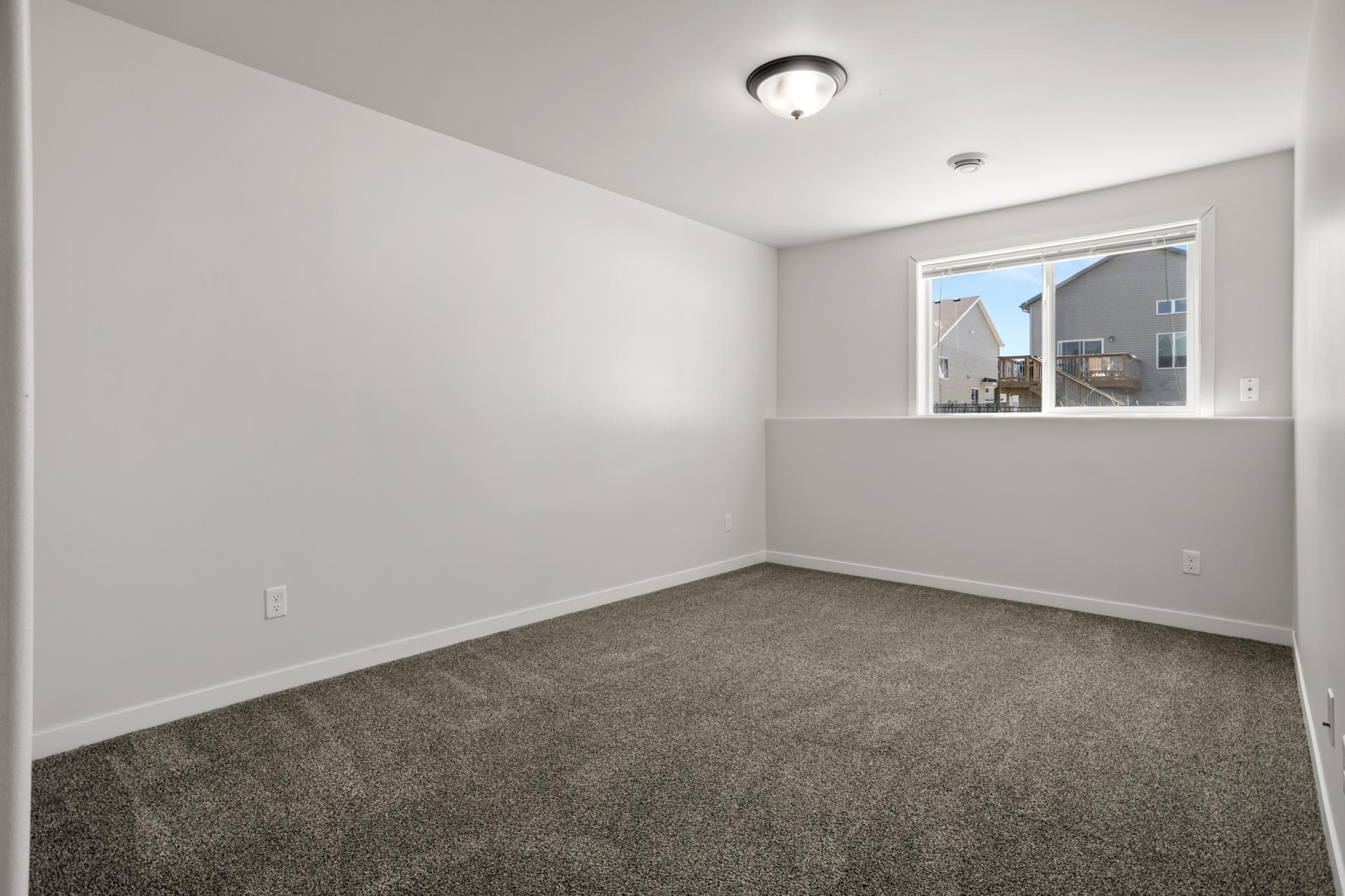 2015 twin home for sale at 1023 29th Avenue W in West Fargo, ND — 3 bed, 2 bath (photo 25 of 32)