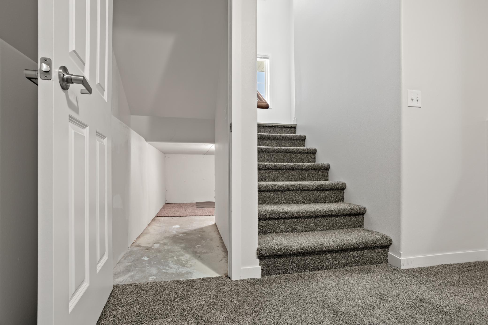 2015 twin home for sale at 1023 29th Avenue W in West Fargo, ND — 3 bed, 2 bath (photo 28 of 32)