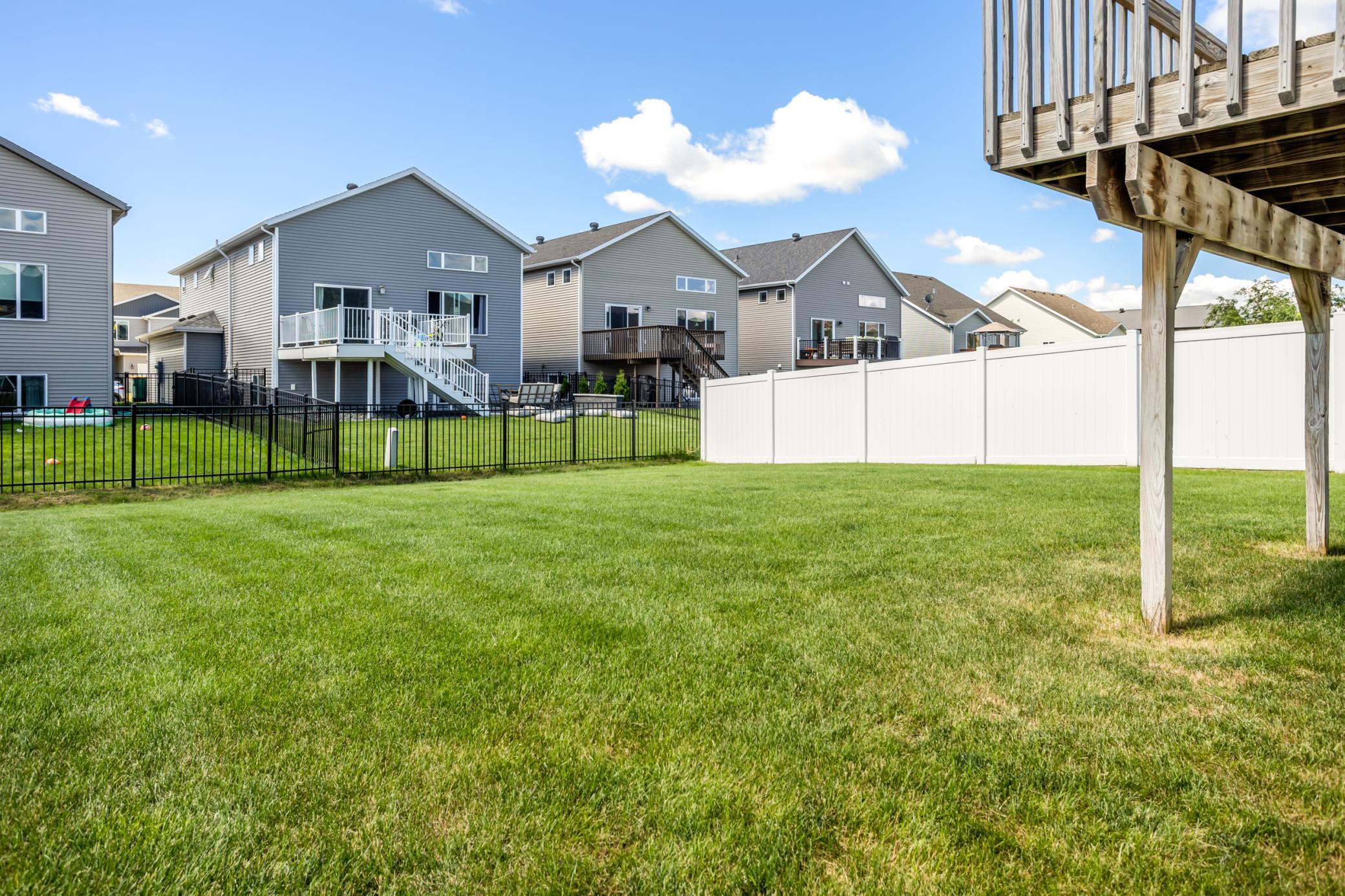 2015 twin home for sale at 1023 29th Avenue W in West Fargo, ND — 3 bed, 2 bath (photo 32 of 32)