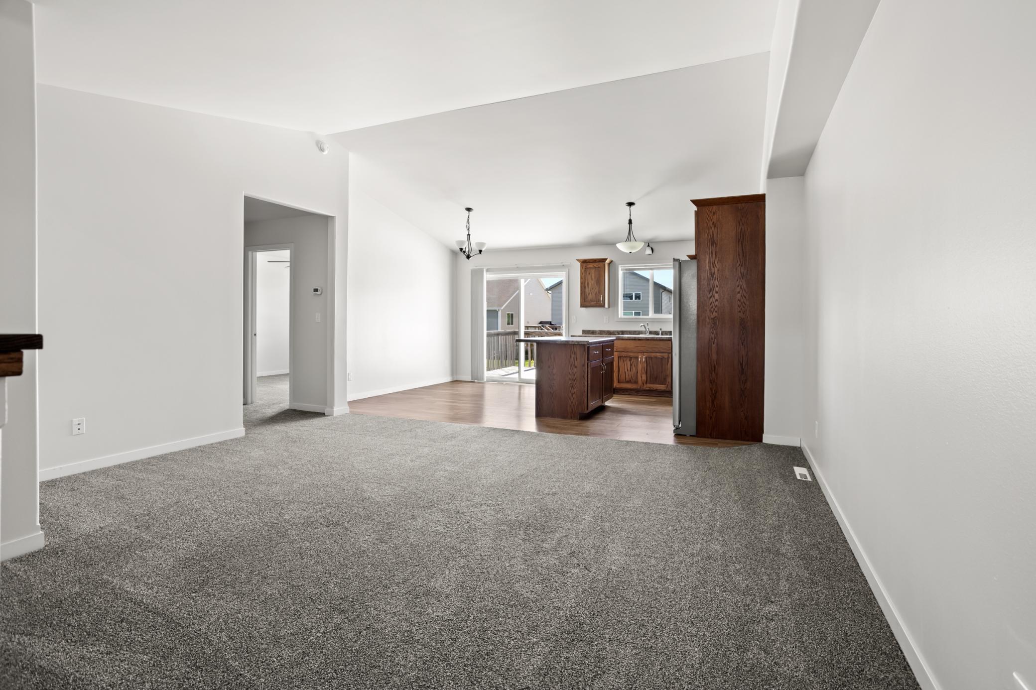 2015 twin home for sale at 1023 29th Avenue W in West Fargo, ND — 3 bed, 2 bath (photo 9 of 32)
