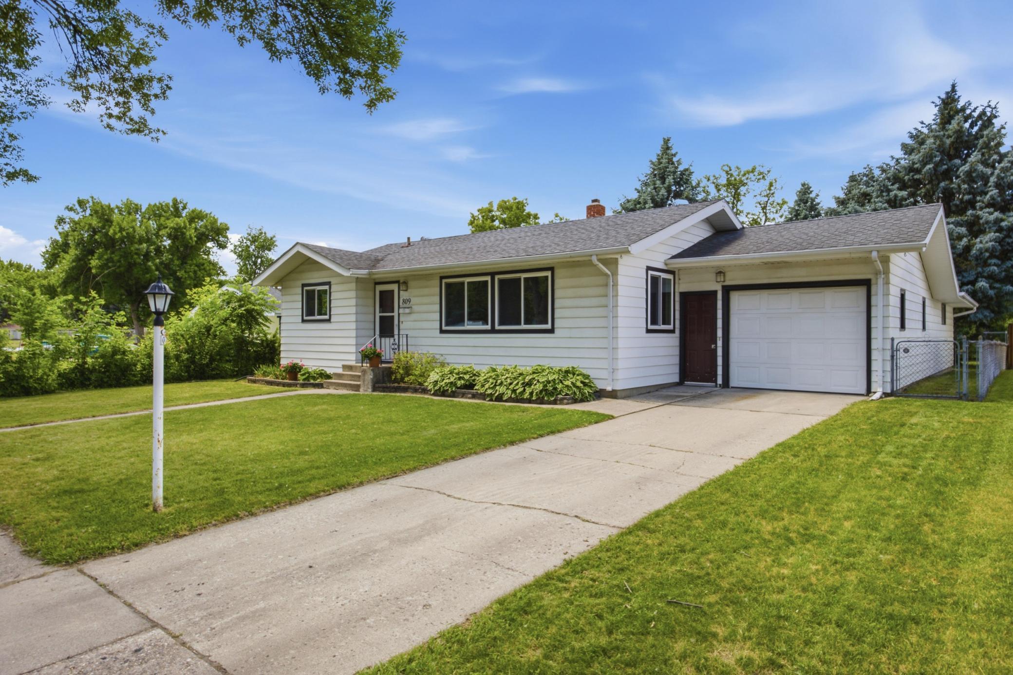 809 19TH N Street, Moorhead MN 56560 - Photo 2 of 38
