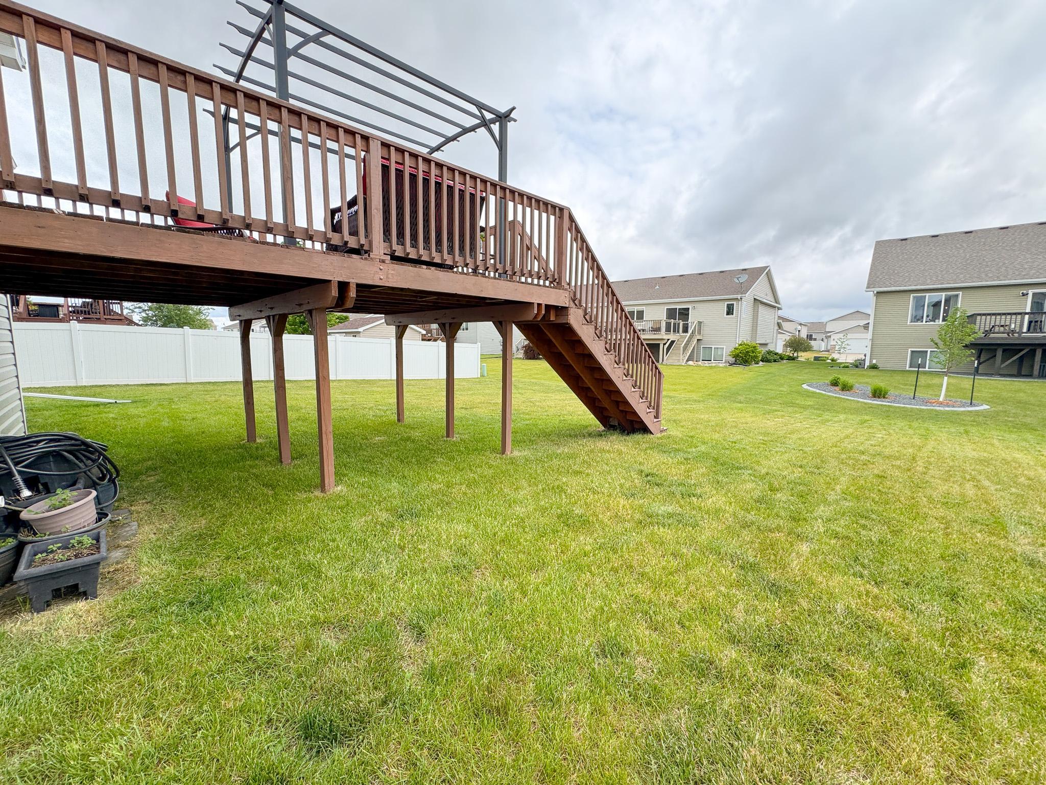 2011 single family home for sale at 2613 56th Avenue S in Fargo, ND — 3 bed, 3 bath (photo 16 of 67)