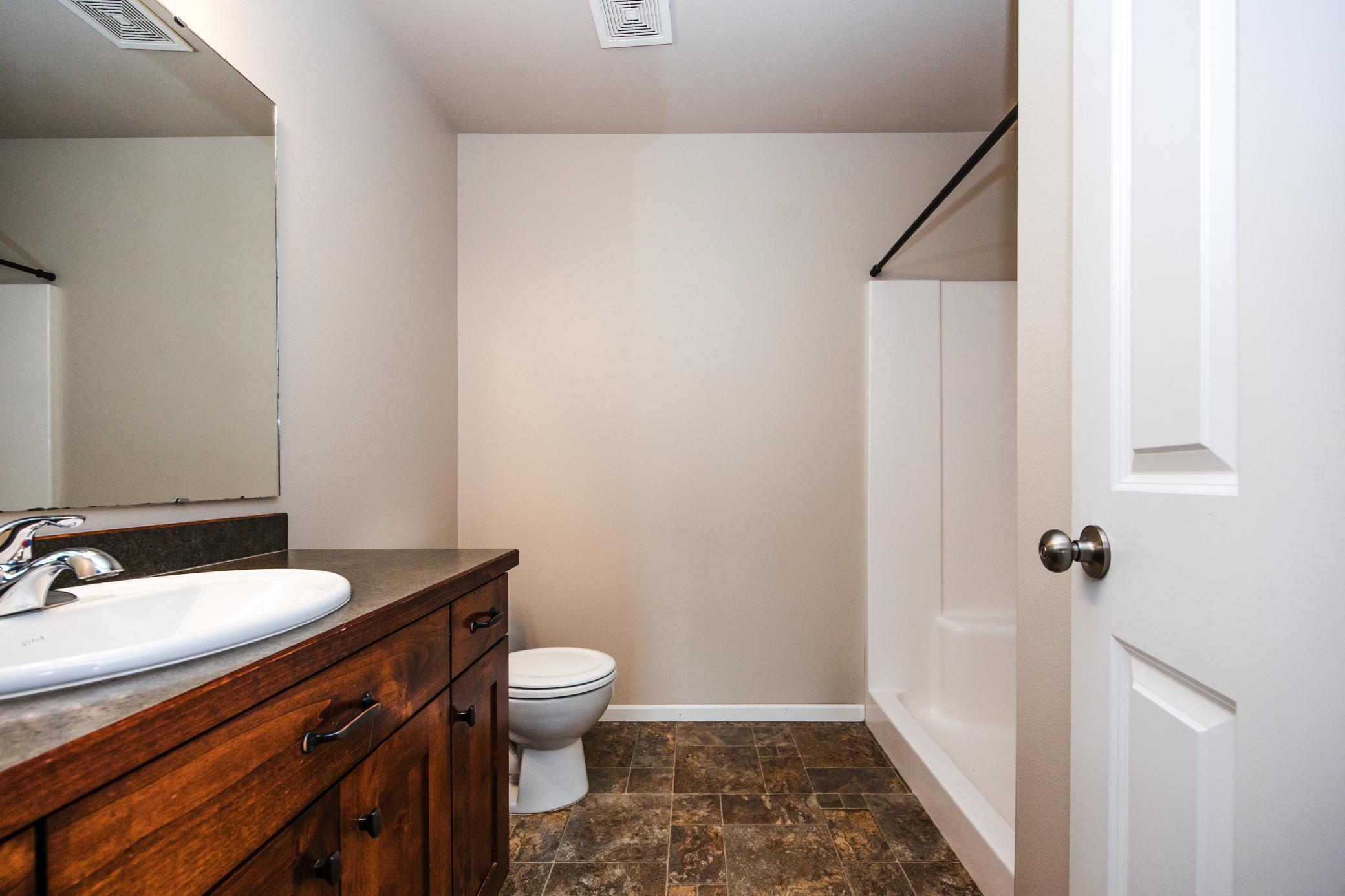 2011 single family home for sale at 2613 56th Avenue S in Fargo, ND — 3 bed, 3 bath (photo 29 of 67)