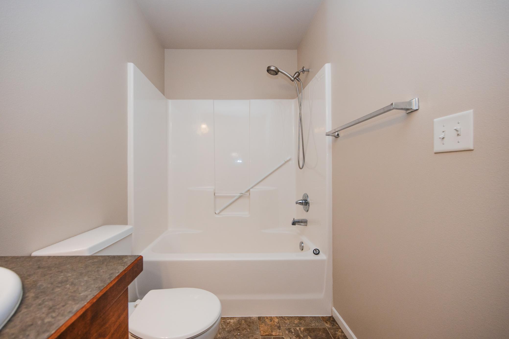 2011 single family home for sale at 2613 56th Avenue S in Fargo, ND — 3 bed, 3 bath (photo 39 of 67)