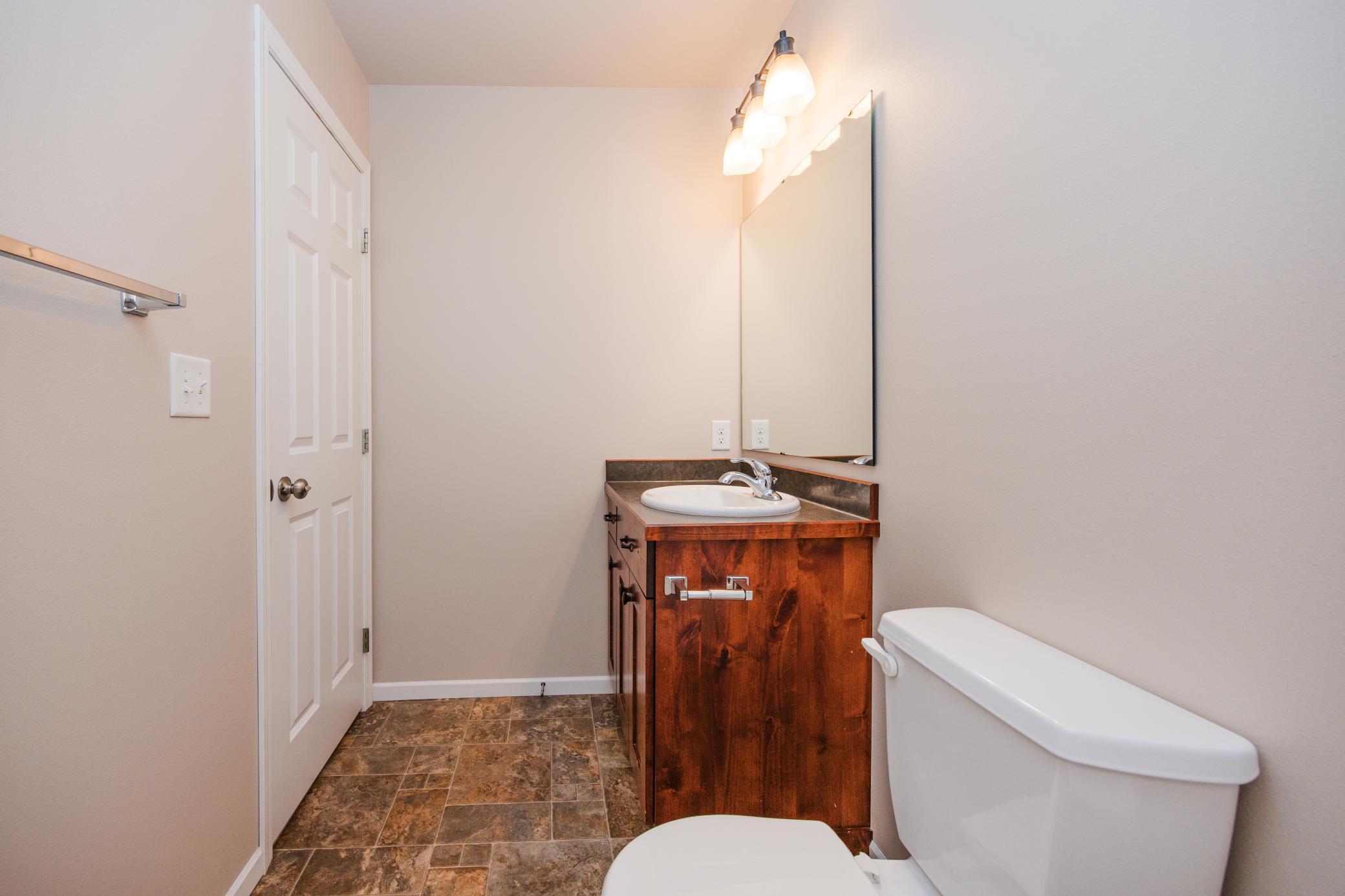 2011 single family home for sale at 2613 56th Avenue S in Fargo, ND — 3 bed, 3 bath (photo 40 of 67)