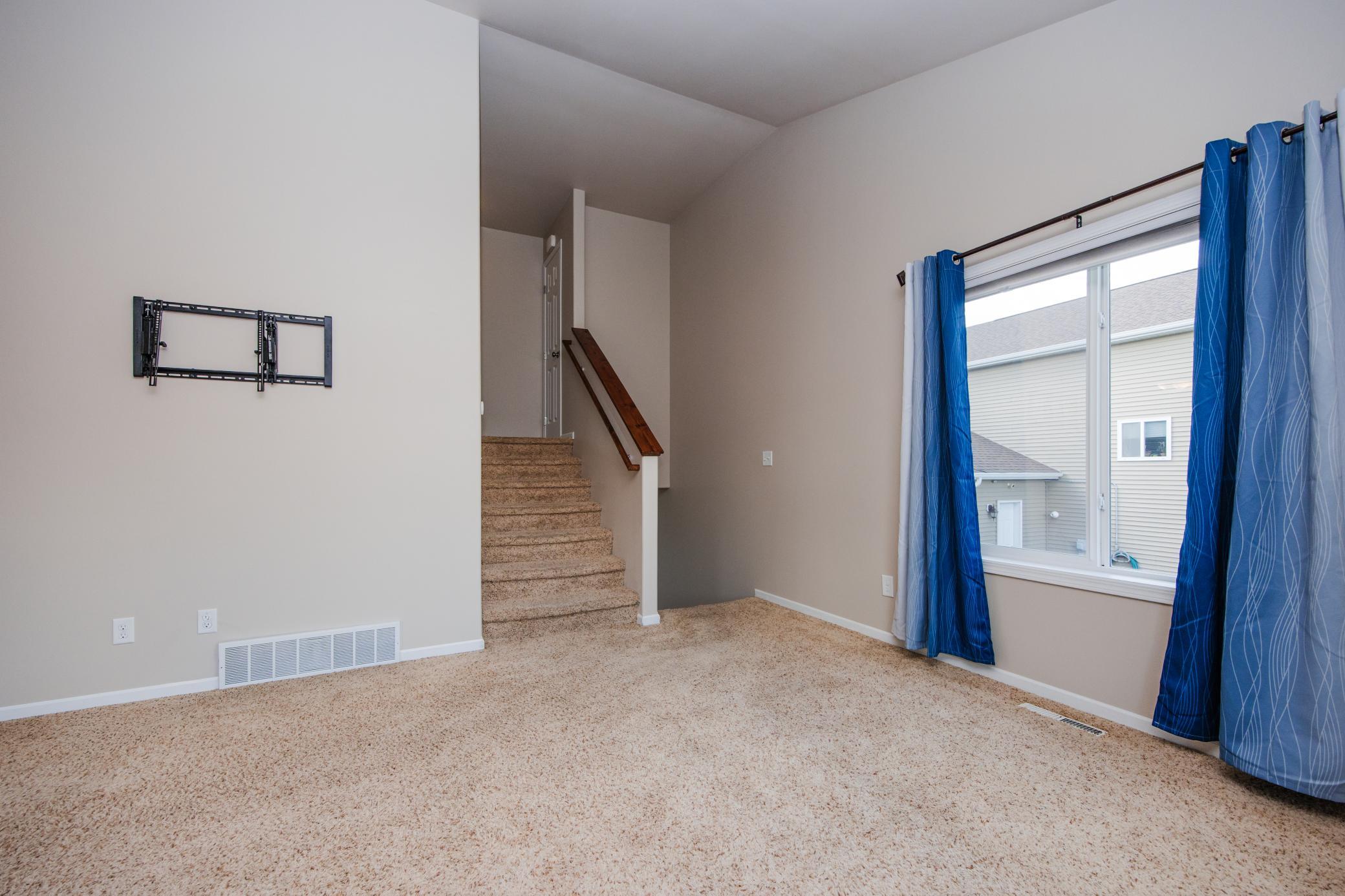 2011 single family home for sale at 2613 56th Avenue S in Fargo, ND — 3 bed, 3 bath (photo 5 of 67)