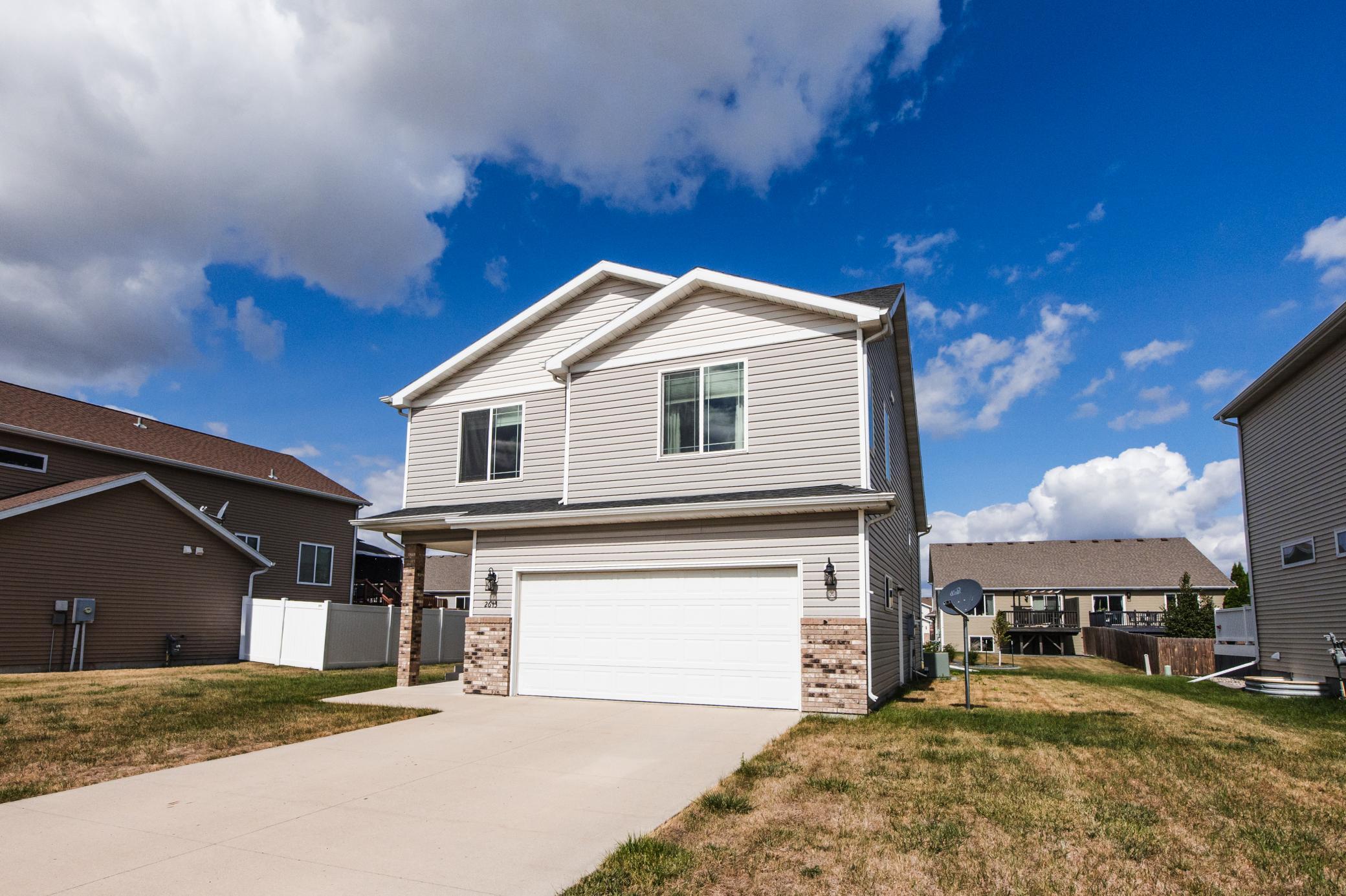 2011 single family home for sale at 2613 56th Avenue S in Fargo, ND — 3 bed, 3 bath (photo 55 of 67)