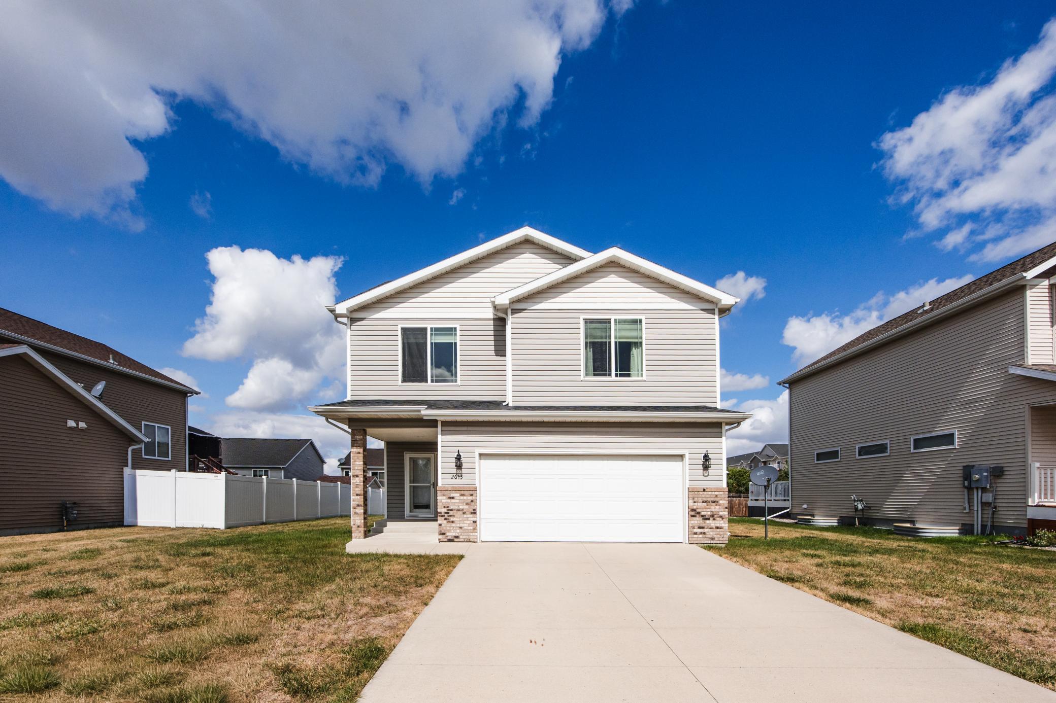 2011 single family home for sale at 2613 56th Avenue S in Fargo, ND — 3 bed, 3 bath (photo 56 of 67)