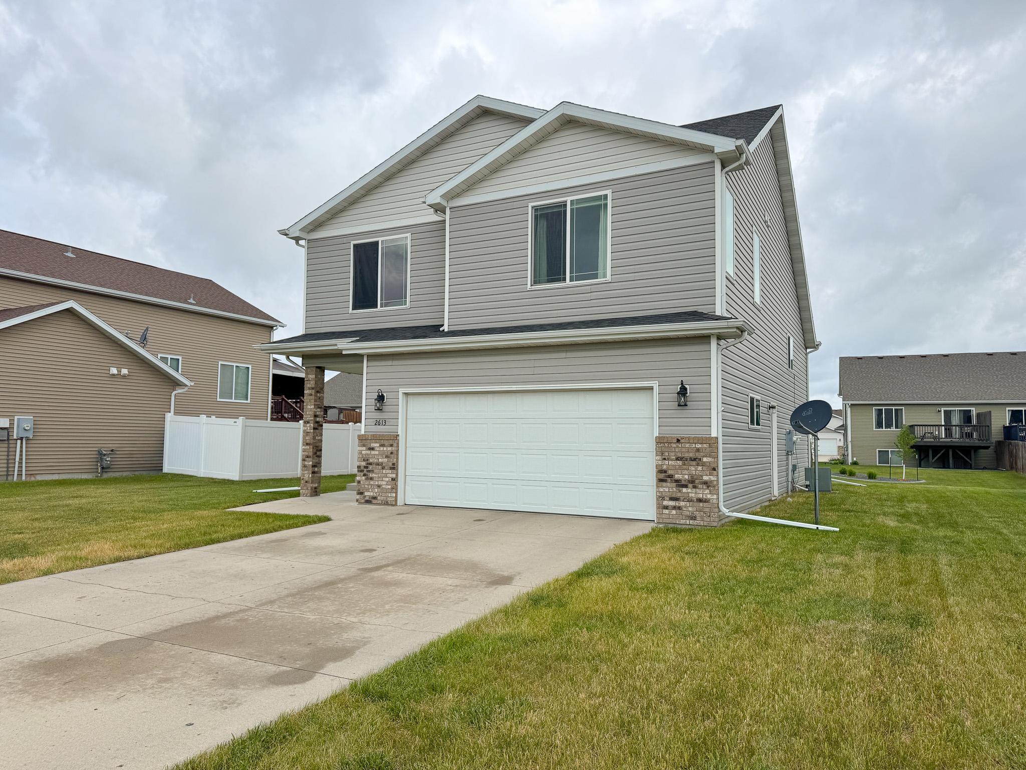 2011 single family home for sale at 2613 56th Avenue S in Fargo, ND — 3 bed, 3 bath (photo 58 of 67)
