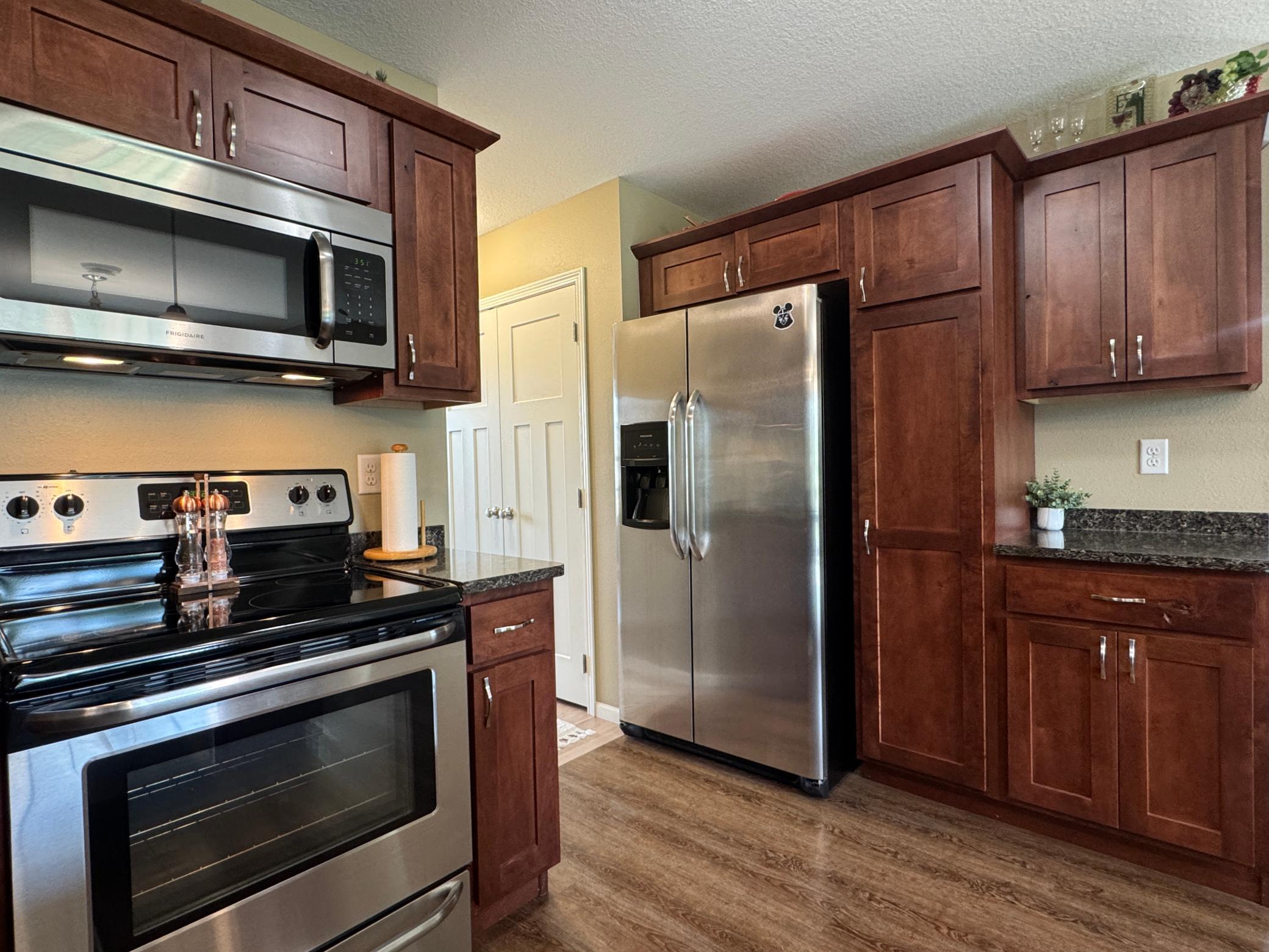 2016 single family home for sale at 8035 Moidore Drive NW in Bemidji, MN — 3 bed, 3 bath (photo 11 of 44)