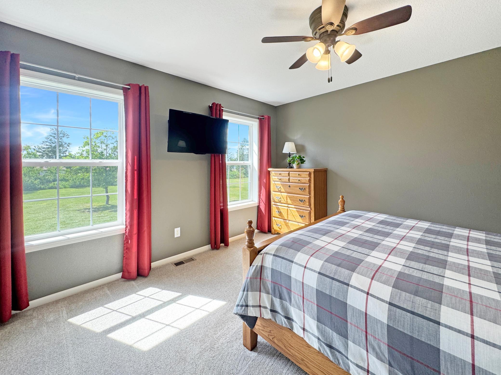 2016 single family home for sale at 8035 Moidore Drive NW in Bemidji, MN — 3 bed, 3 bath (photo 26 of 44)