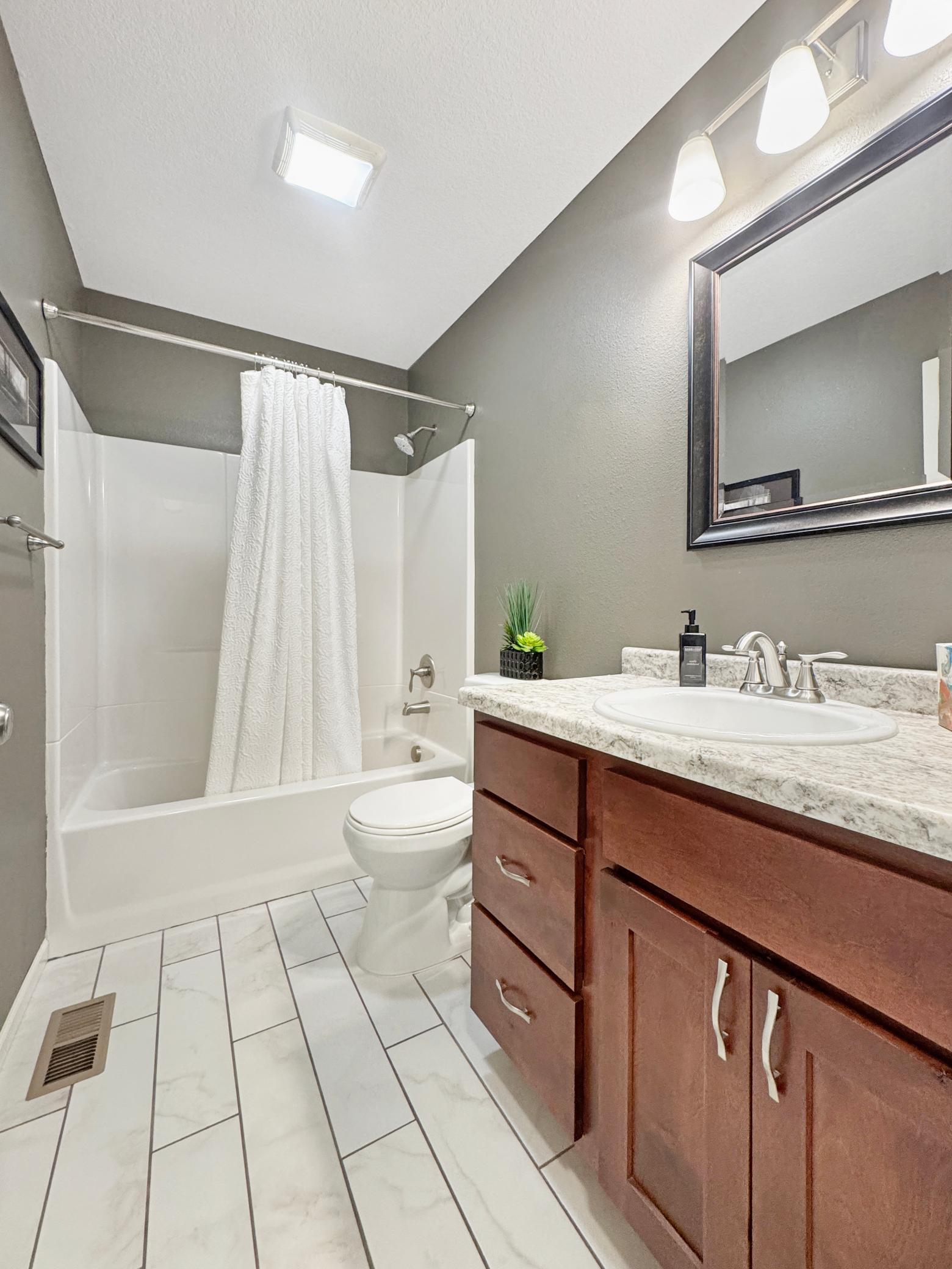 2016 single family home for sale at 8035 Moidore Drive NW in Bemidji, MN — 3 bed, 3 bath (photo 28 of 44)