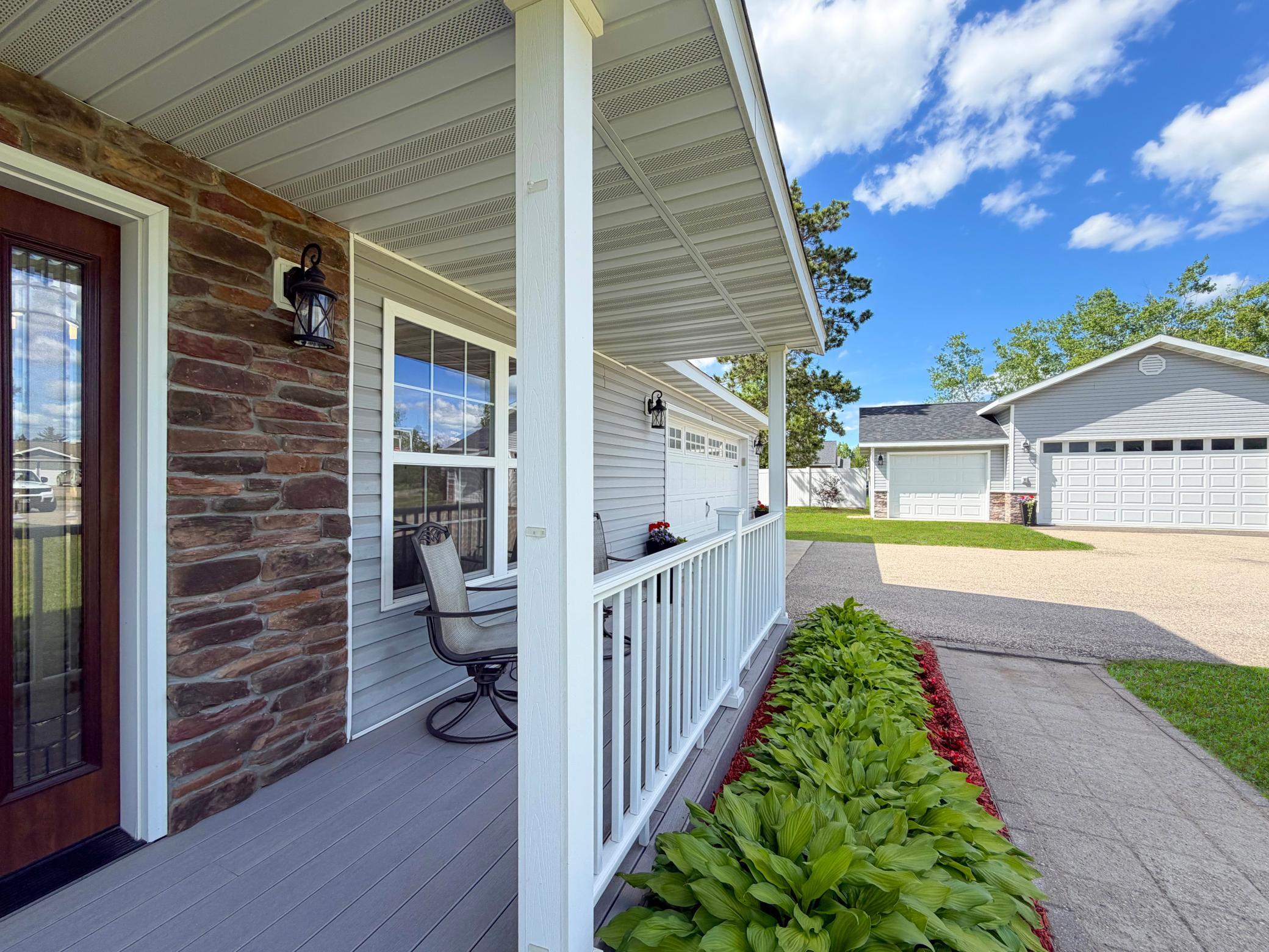 2016 single family home for sale at 8035 Moidore Drive NW in Bemidji, MN — 3 bed, 3 bath (photo 4 of 44)
