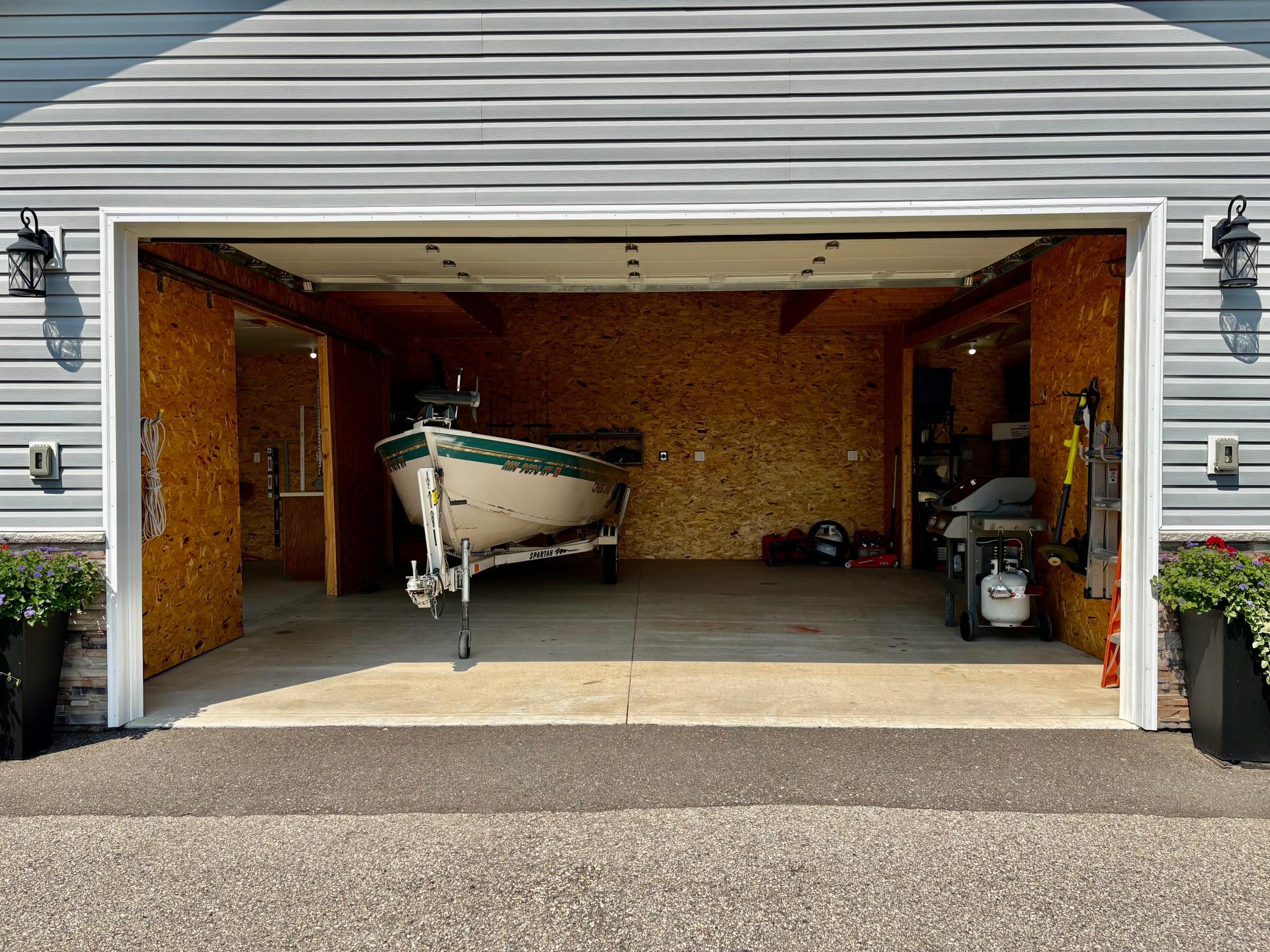 2016 single family home for sale at 8035 Moidore Drive NW in Bemidji, MN — 3 bed, 3 bath (photo 46 of 49)