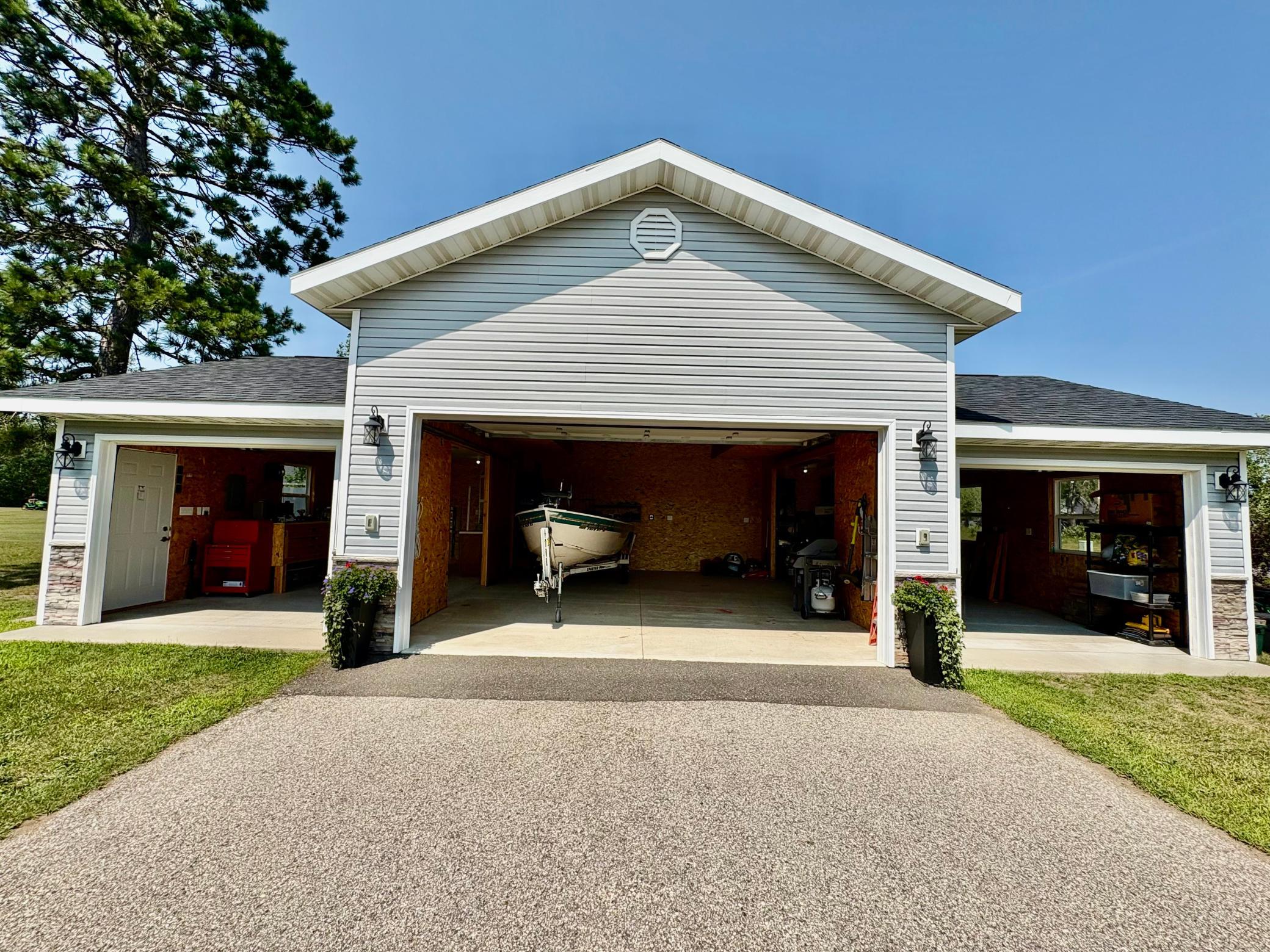 2016 single family home for sale at 8035 Moidore Drive NW in Bemidji, MN — 3 bed, 3 bath (photo 47 of 49)
