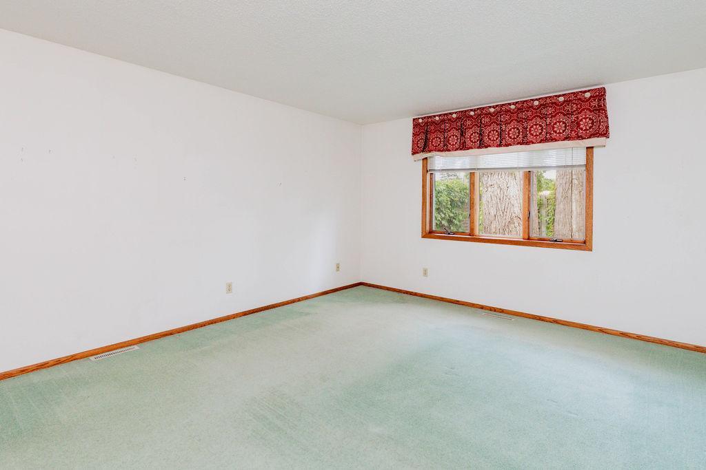 2536 University S Drive, Fargo ND 58103 - Photo 25 of 48