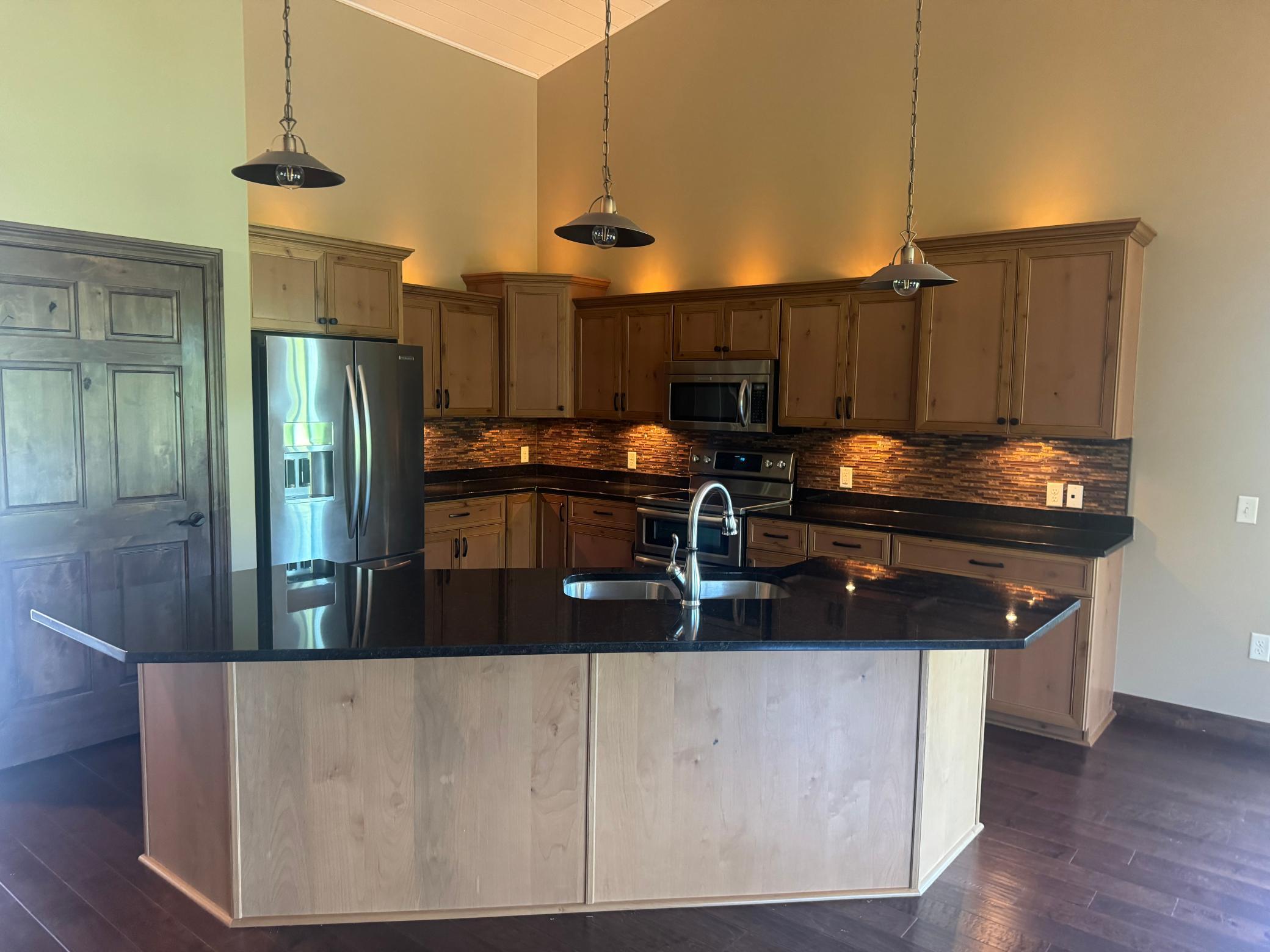 2014 home for sale at 1300 Event Center Drive NE, Unit 5 in Bemidji, MN — 2 bed, 2 bath (photo 10 of 37)