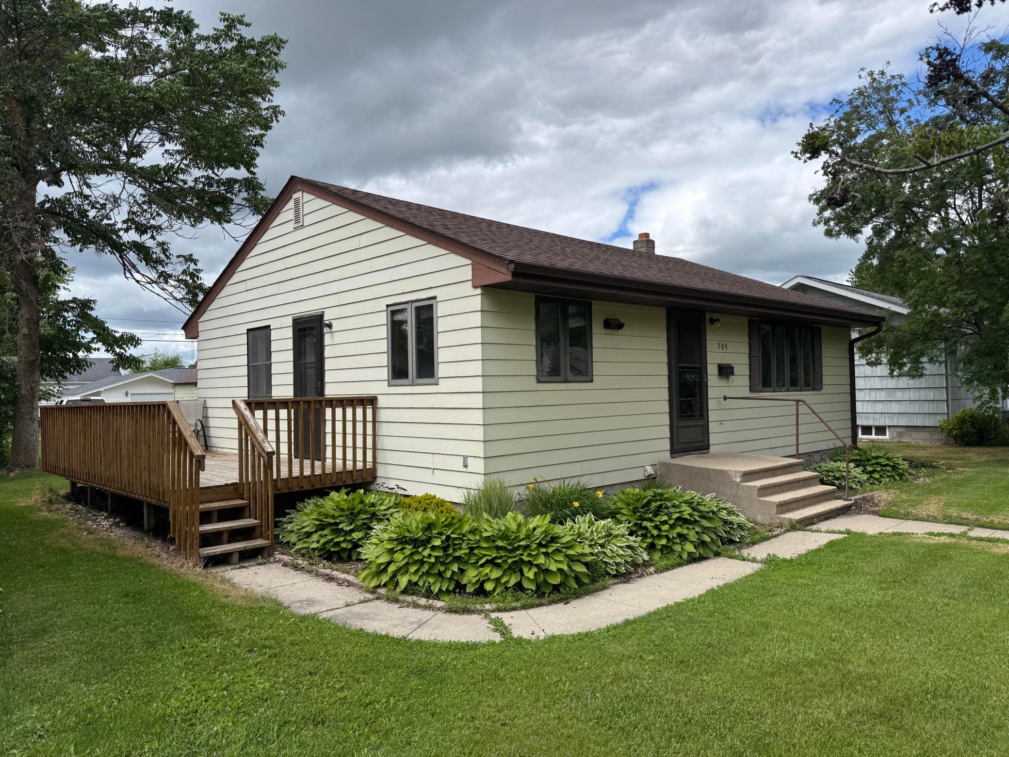 309 7th Avenue NE, Roseau MN 56751 - Photo 2 of 11