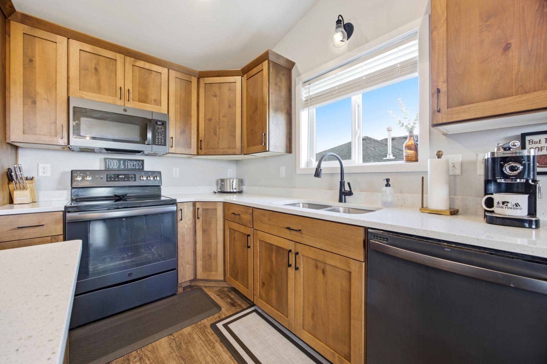 6706 72nd S Avenue, Horace ND 58047 - Photo 14 of 51