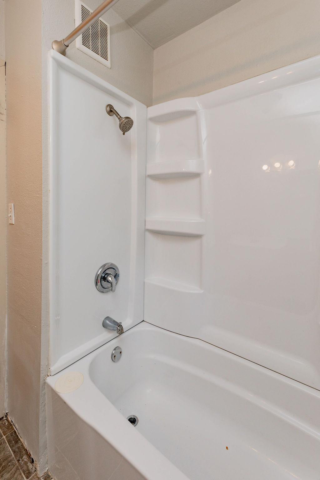 415 10th Street S, Moorhead MN 56560 - Photo 20 of 35