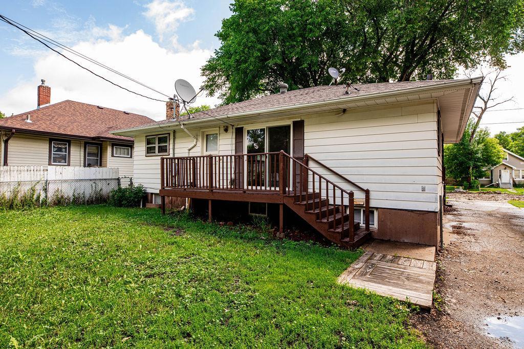 415 10th Street S, Moorhead MN 56560 - Photo 5 of 35