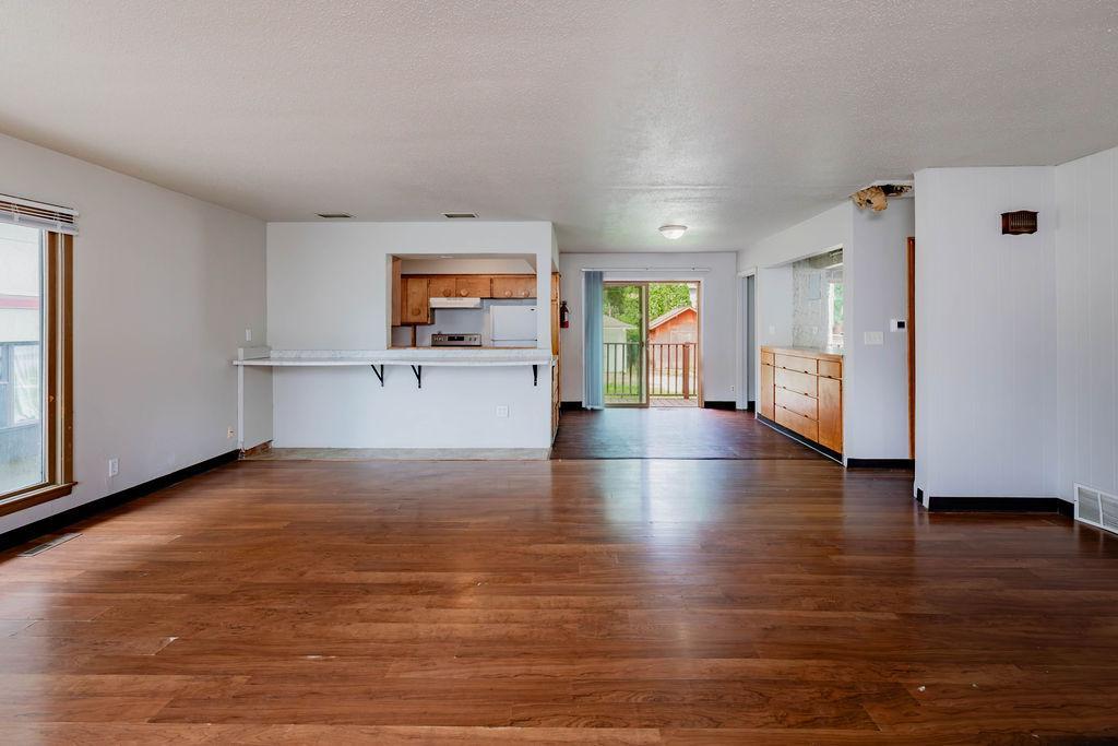415 10th Street S, Moorhead MN 56560 - Photo 7 of 35