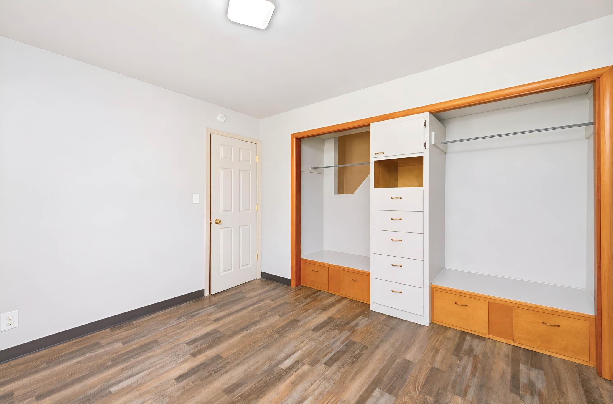 1954 single family home for sale at 415 10th Street S in Moorhead, MN — 4 bed, 2 bath (photo 17 of 38)