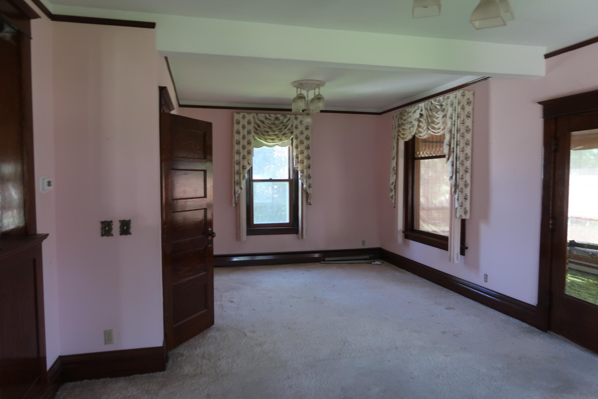 1915 single family home for sale at 10 3rd Avenue in Arthur, ND — 4 bed, 2 bath (photo 17 of 32)