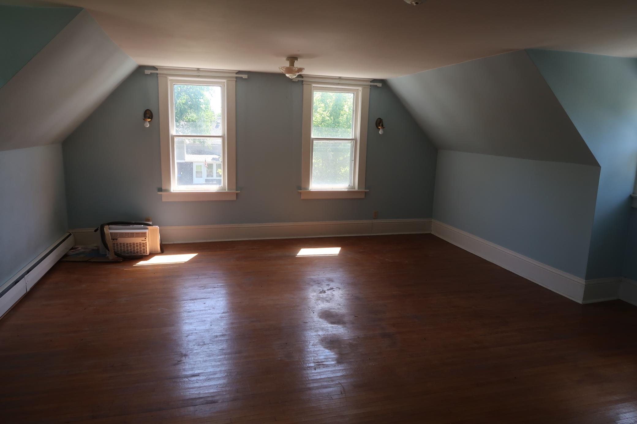 1915 single family home for sale at 10 3rd Avenue in Arthur, ND — 4 bed, 2 bath (photo 27 of 32)