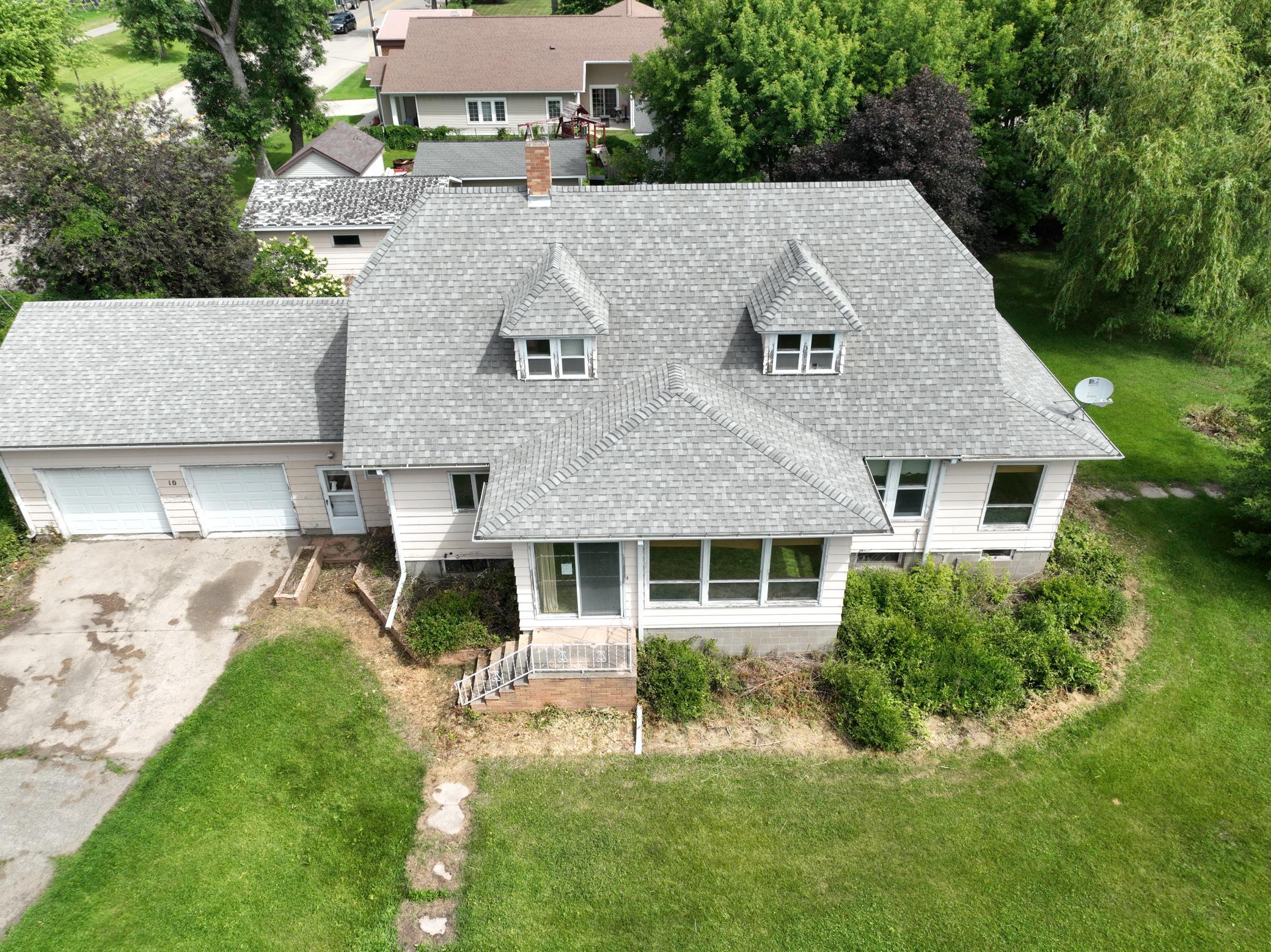 1915 single family home for sale at 10 3rd Avenue in Arthur, ND — 4 bed, 2 bath (photo 4 of 32)