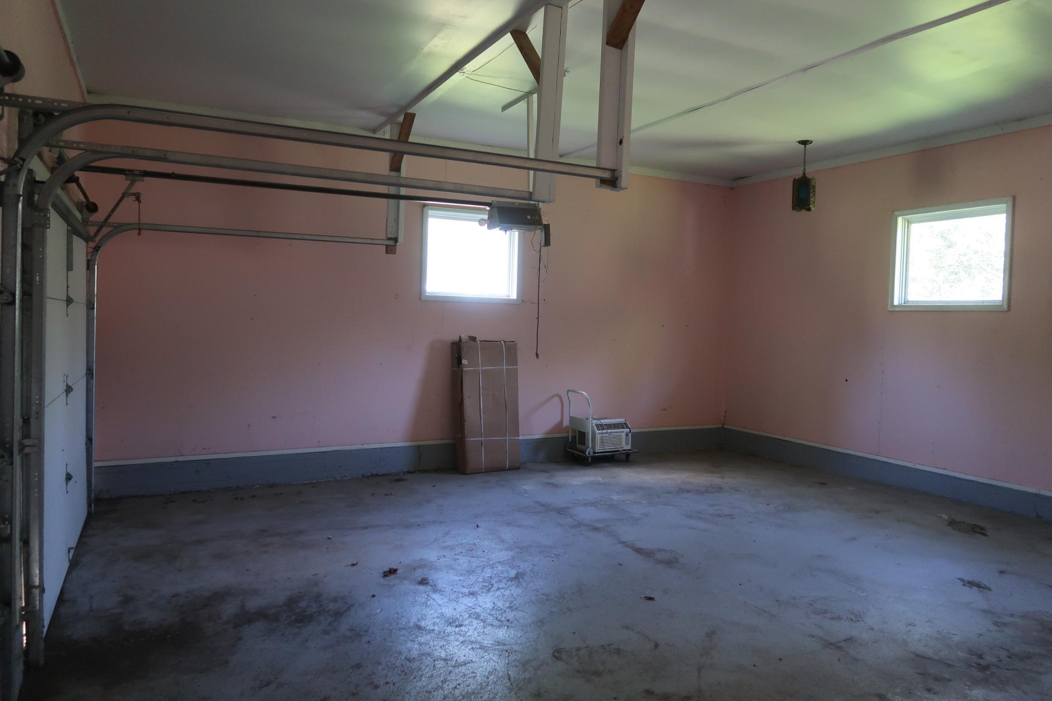 1915 single family home for sale at 10 3rd Avenue in Arthur, ND — 4 bed, 2 bath (photo 10 of 32)