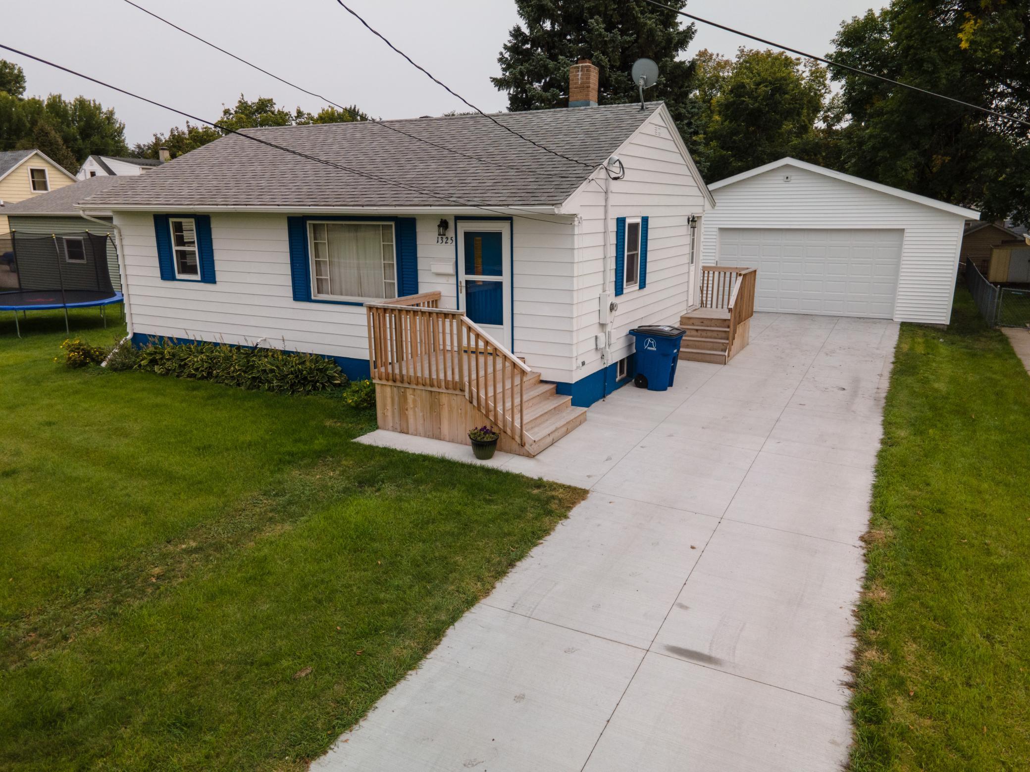 1325 8th N Avenue, Moorhead MN 56560 - Photo 3 of 38