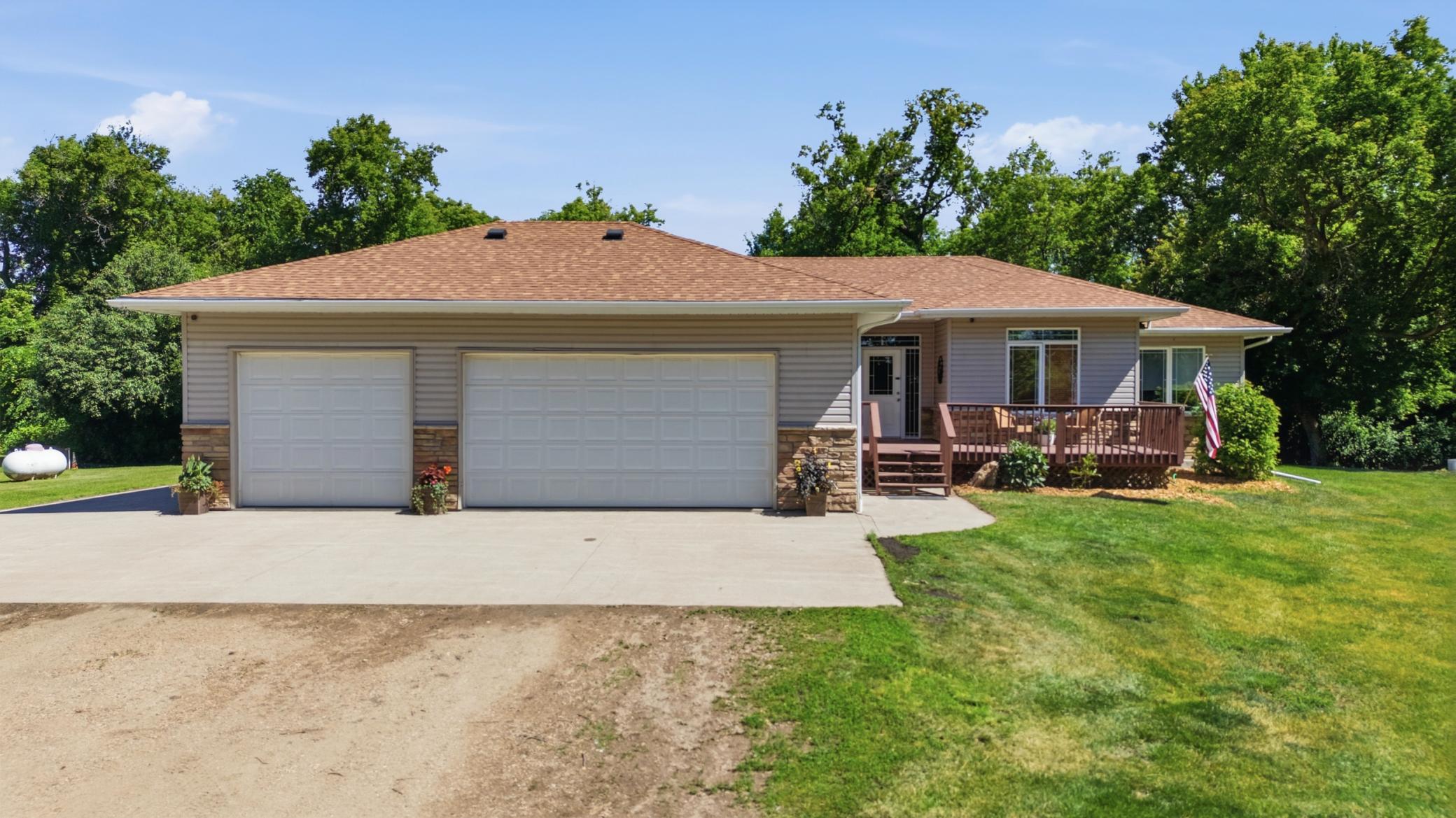 16605 50th Street SE, Kindred ND 58051 - Photo 2 of 53