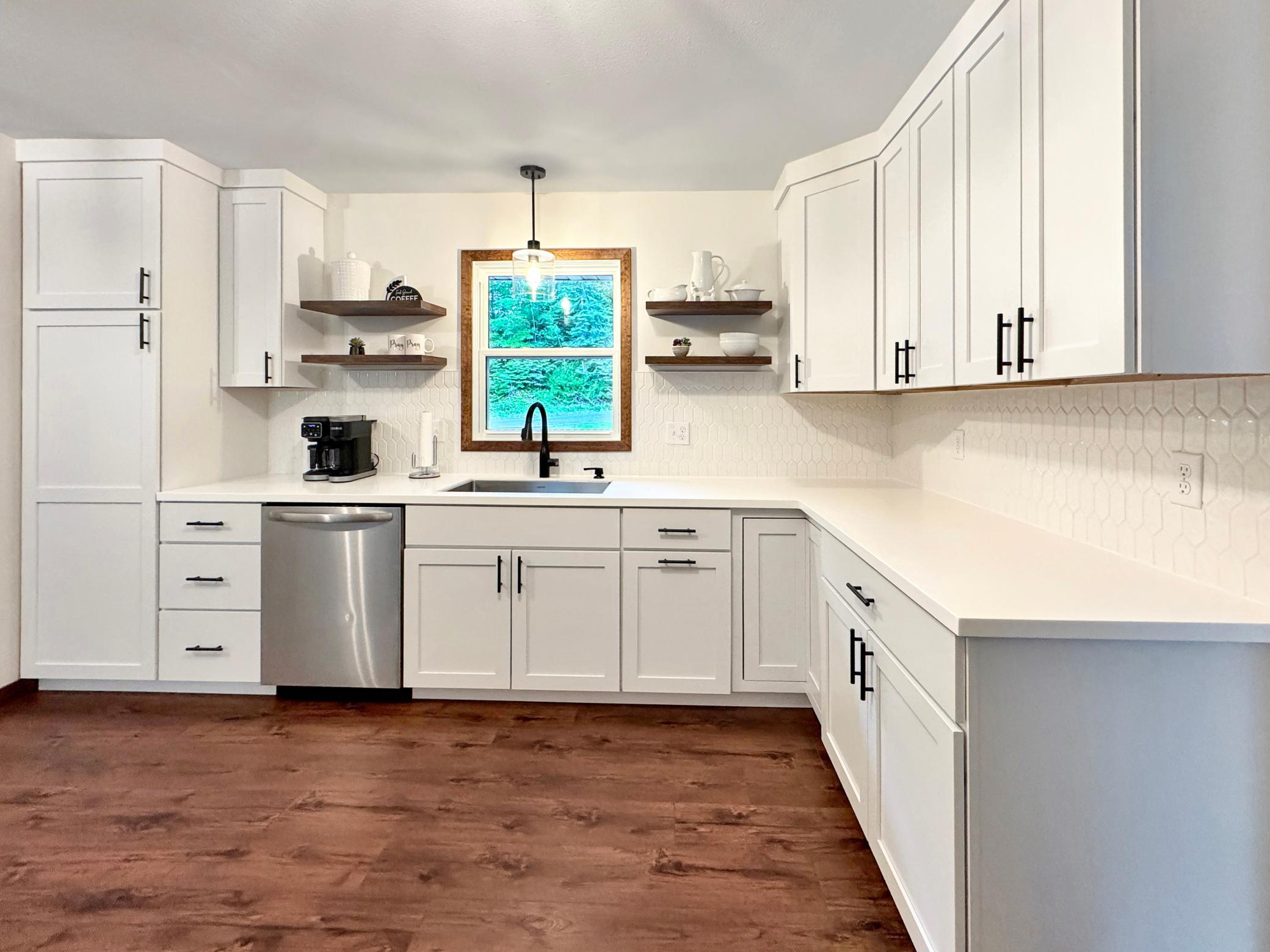 1974 single family home for sale at 6020 Shady Lane NE in Bemidji, MN — 4 bed, 3 bath (photo 2 of 25)
