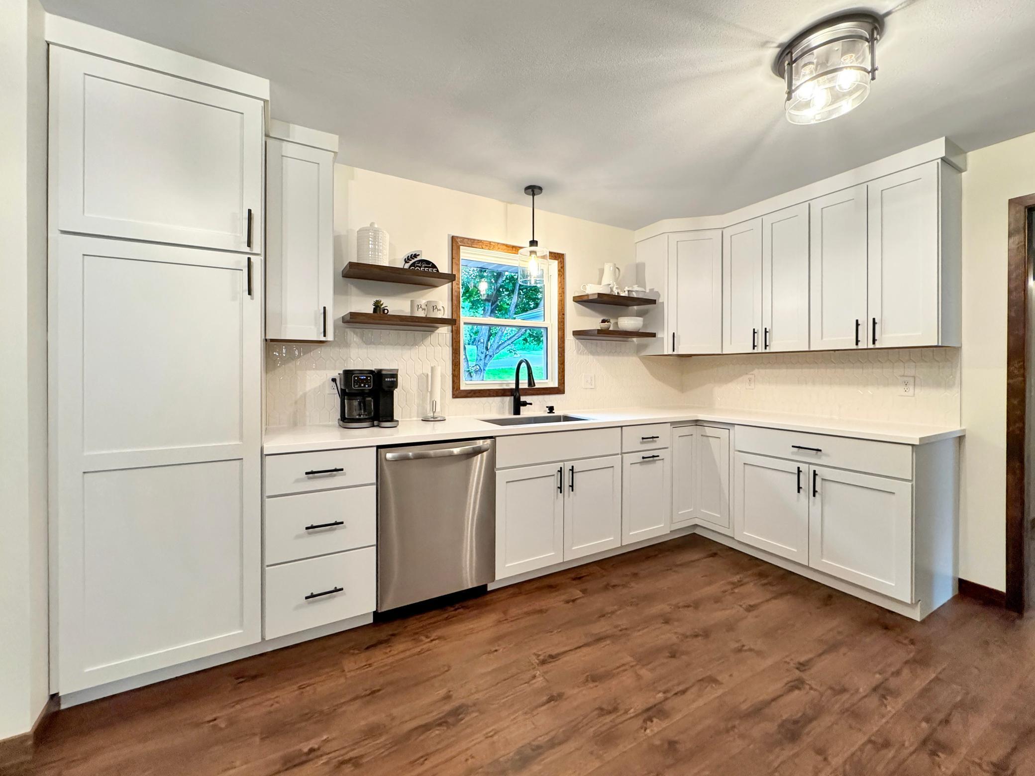 1974 single family home for sale at 6020 Shady Lane NE in Bemidji, MN — 4 bed, 3 bath (photo 3 of 25)