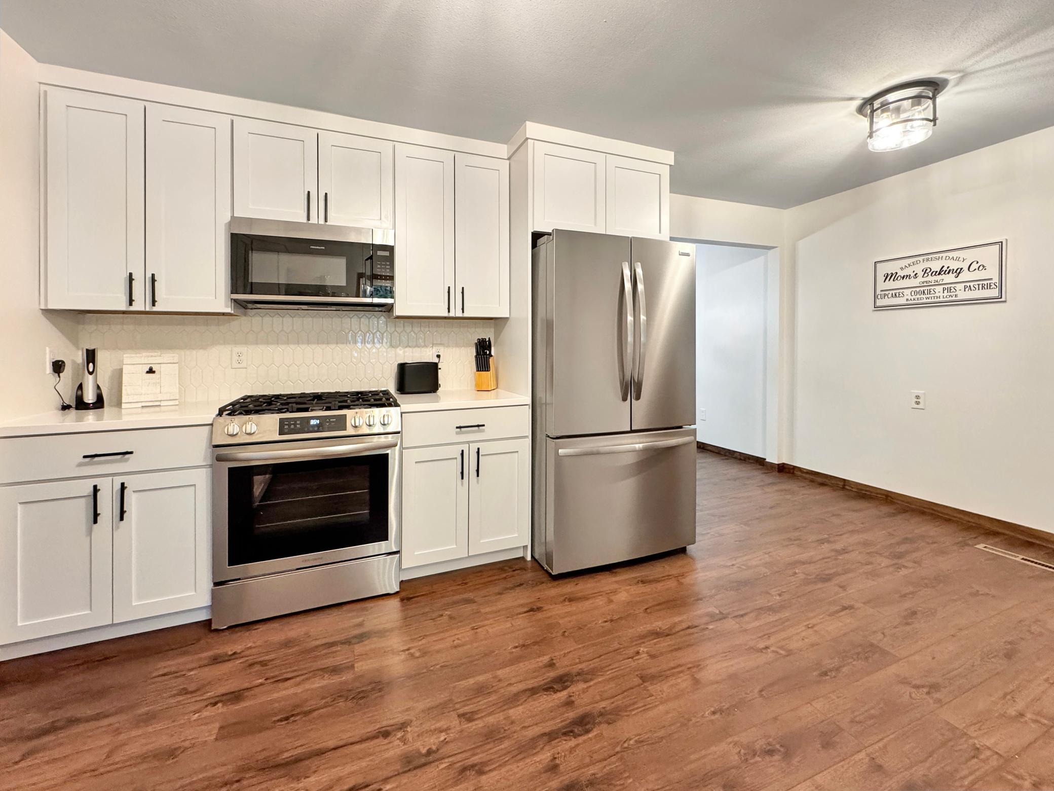 1974 single family home for sale at 6020 Shady Lane NE in Bemidji, MN — 4 bed, 3 bath (photo 4 of 25)