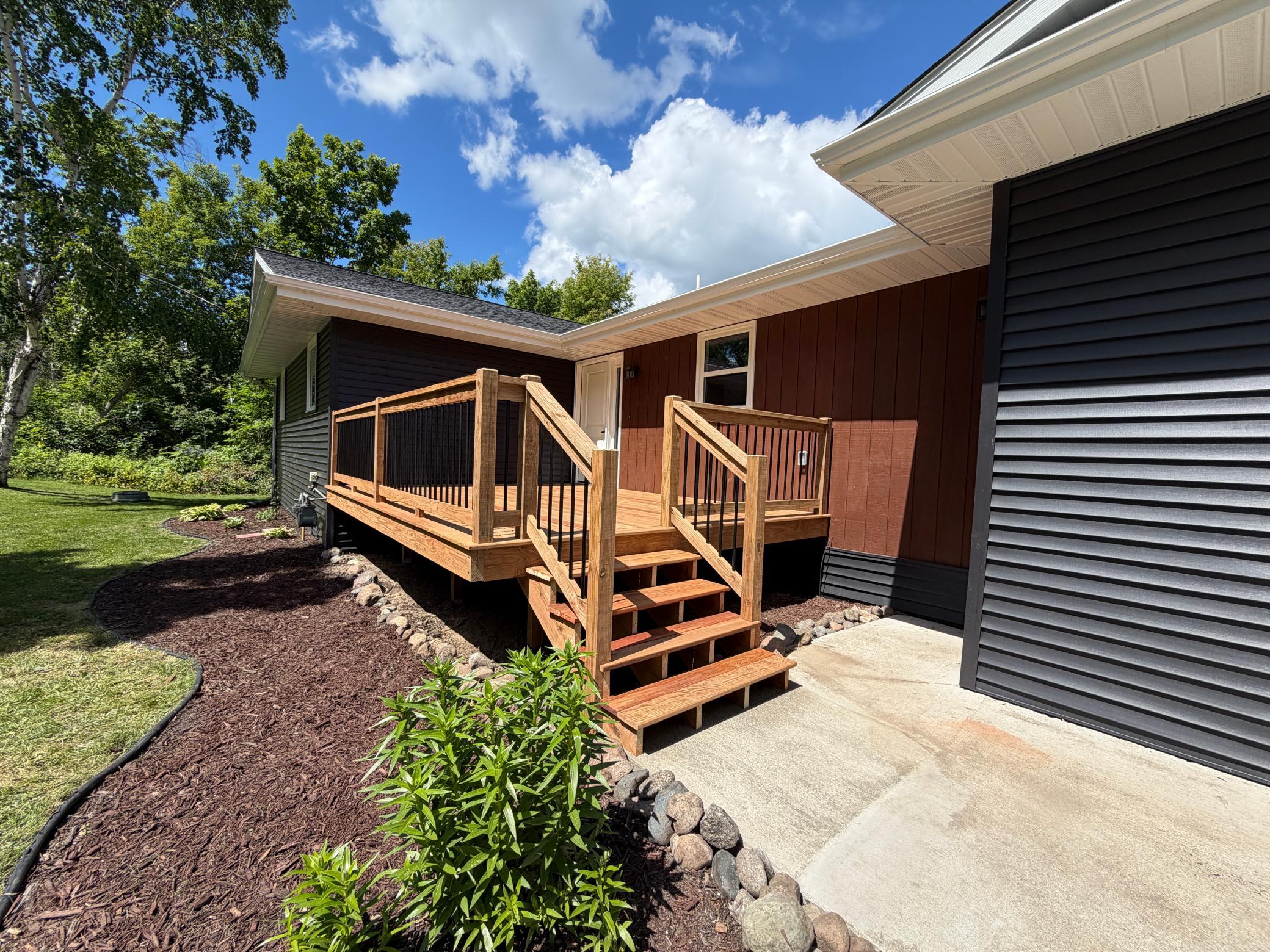 1974 single family home for sale at 6020 Shady Lane NE in Bemidji, MN — 4 bed, 3 bath (photo 2 of 40)