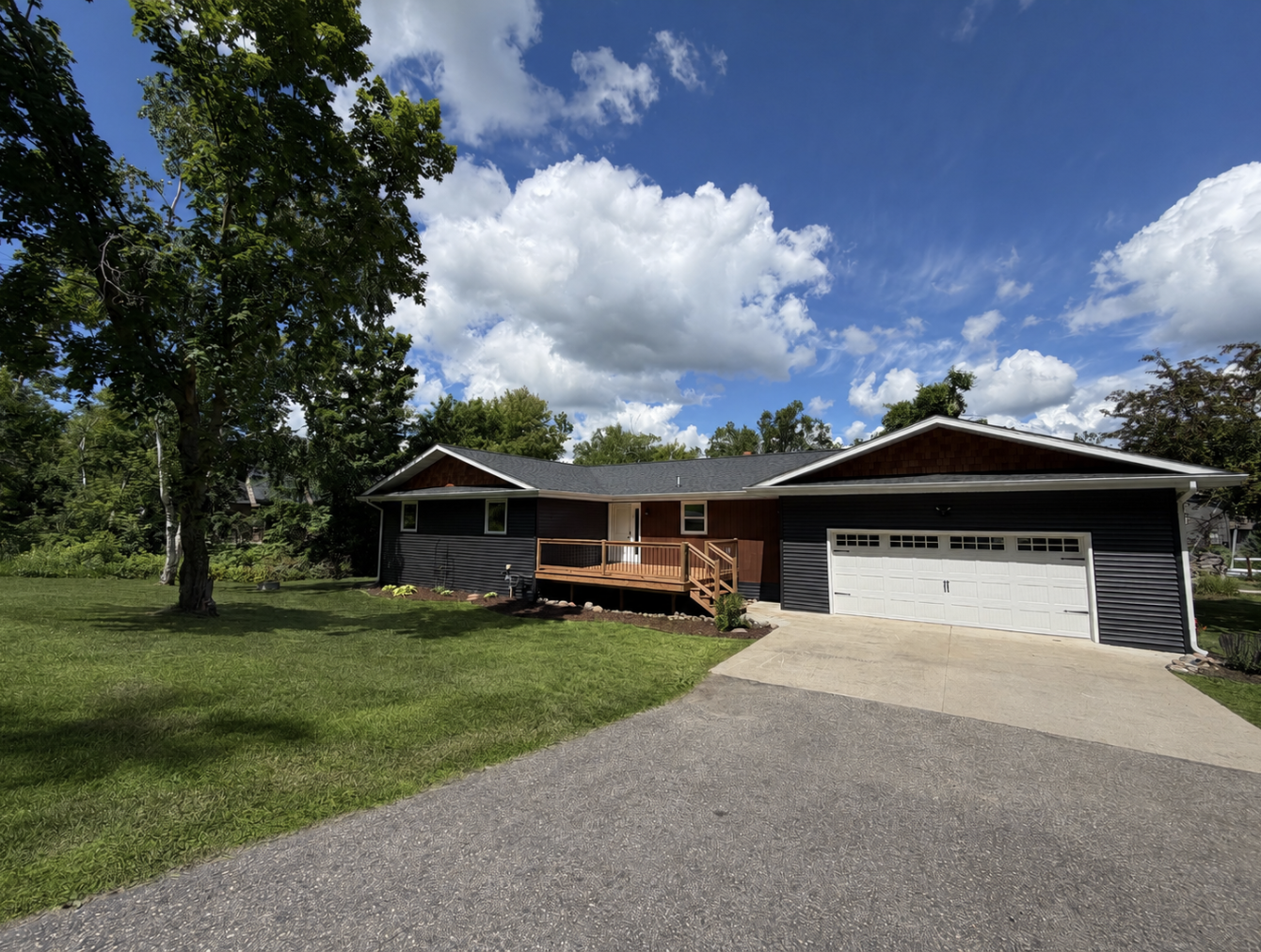 1974 single family home for sale at 6020 Shady Lane NE in Bemidji, MN — 4 bed, 3 bath (photo 4 of 40)