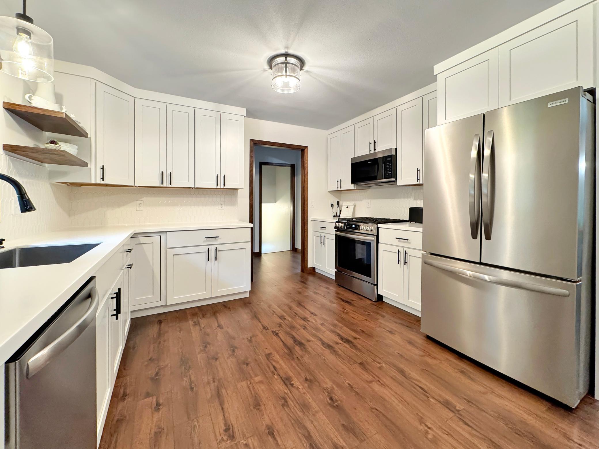 1974 single family home for sale at 6020 Shady Lane NE in Bemidji, MN — 4 bed, 3 bath (photo 6 of 40)