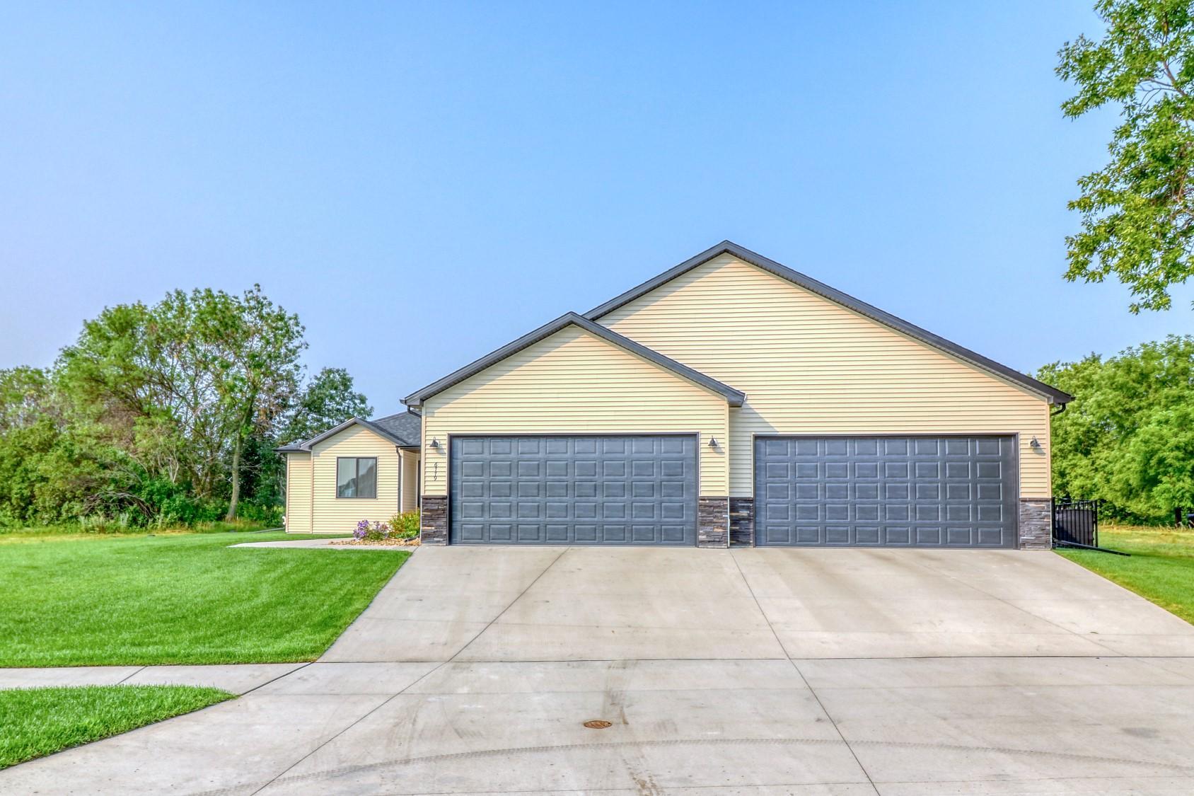 6779 Ashwood S Loop, Fargo ND 58104 - Photo 2 of 58