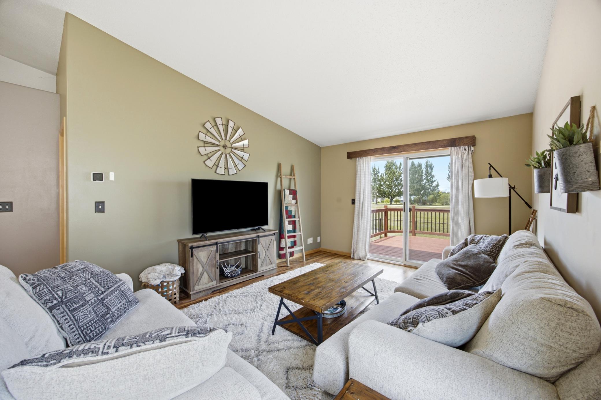 4237 39th S Avenue, Fargo ND 58104 - Photo 4 of 37