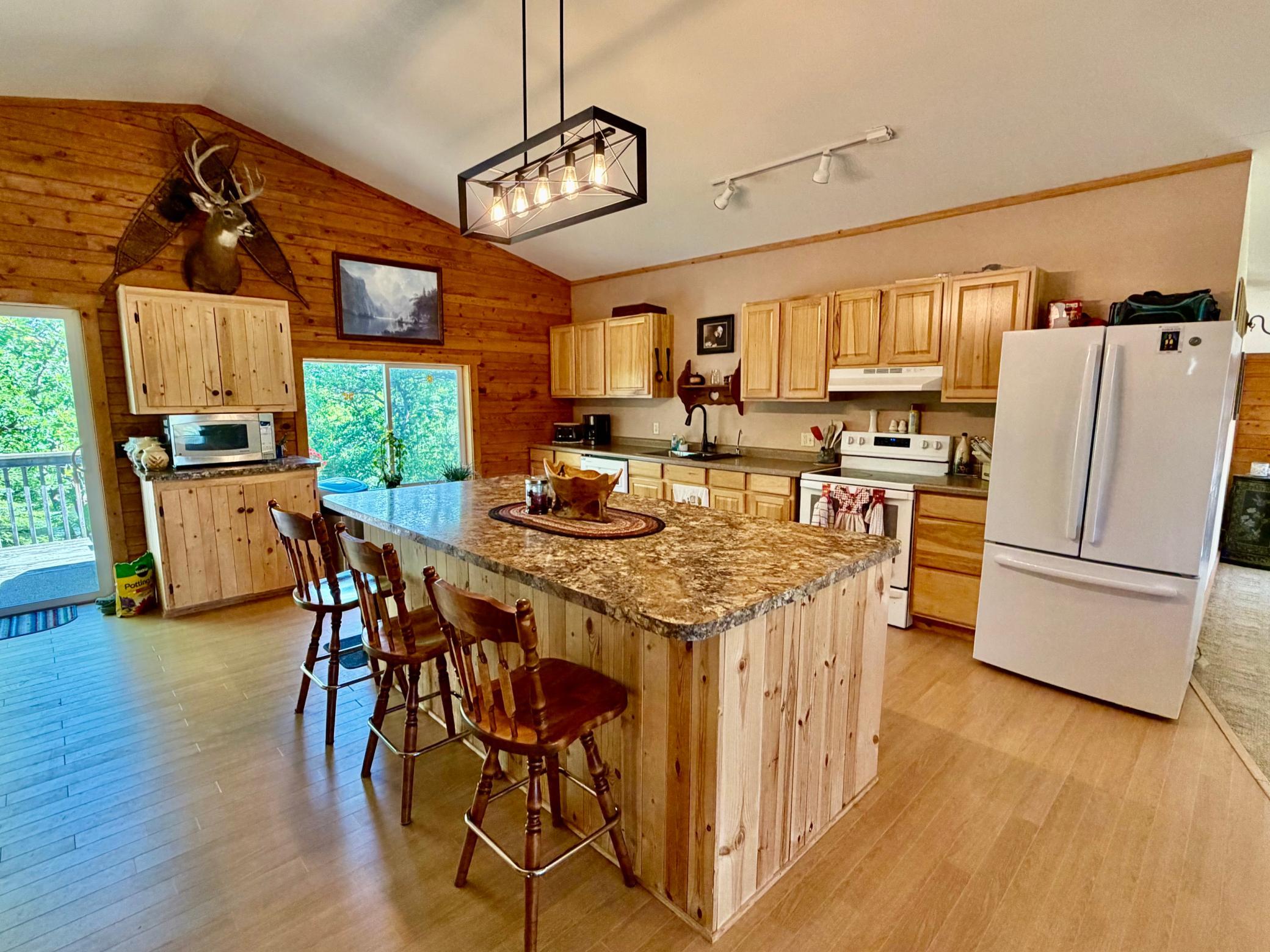 838 Noble Drive NW, Baudette MN 56623 - Photo 9 of 24