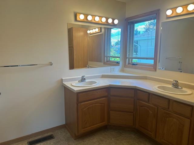 2000 home for sale at 3009 Blue Spruce Lane NW in Bemidji, MN — 3 bed, 2 bath (photo 11 of 19)