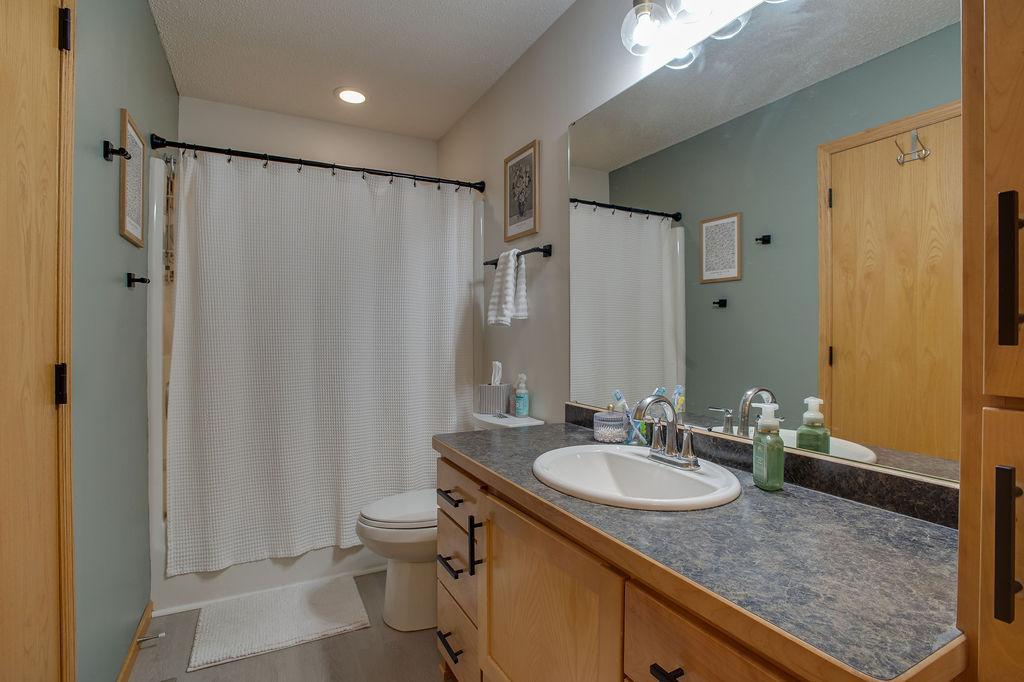 1087 Parkway Lane, West Fargo ND 58078 - Photo 23 of 49