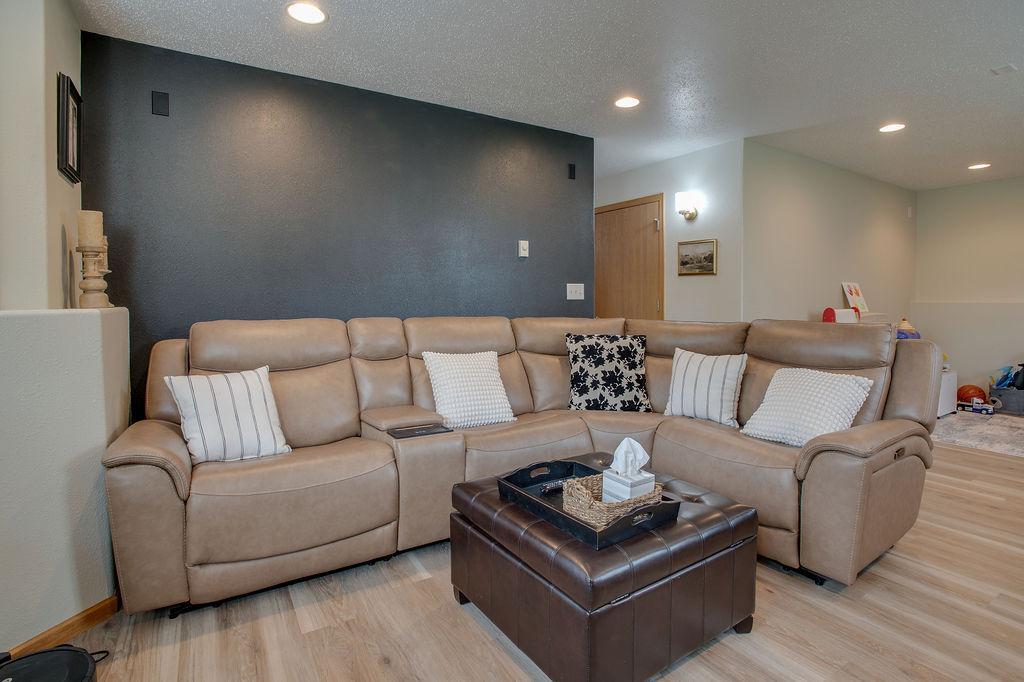 1087 Parkway Lane, West Fargo ND 58078 - Photo 28 of 49