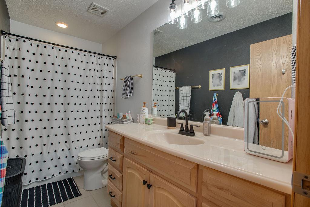 1087 Parkway Lane, West Fargo ND 58078 - Photo 36 of 49