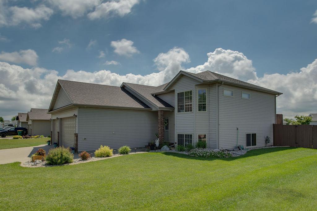 1087 Parkway Lane, West Fargo ND 58078 - Photo 6 of 49